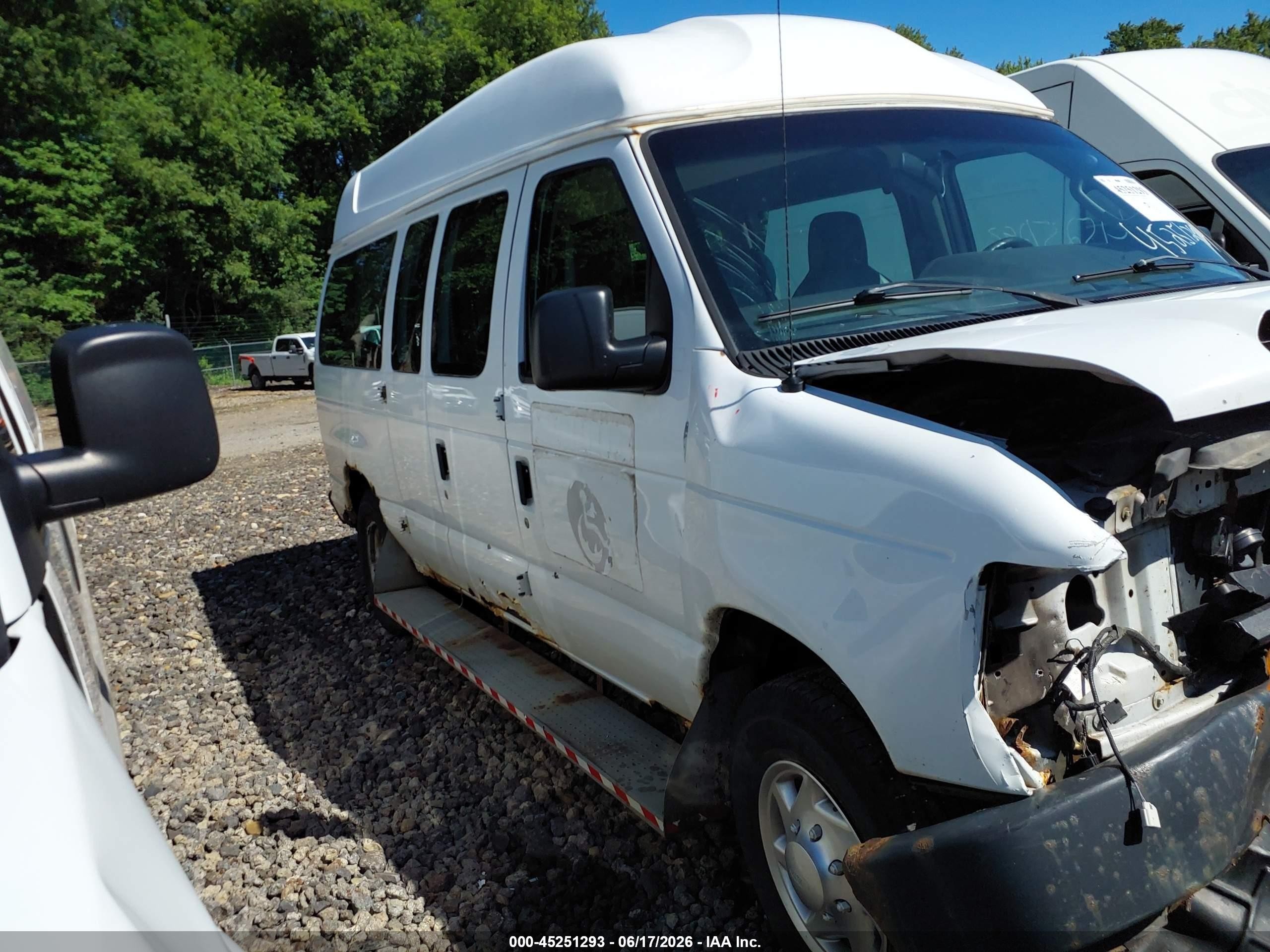2011 Ford E-150 Commercial White vin: 1FTNE1EW9BDA72059