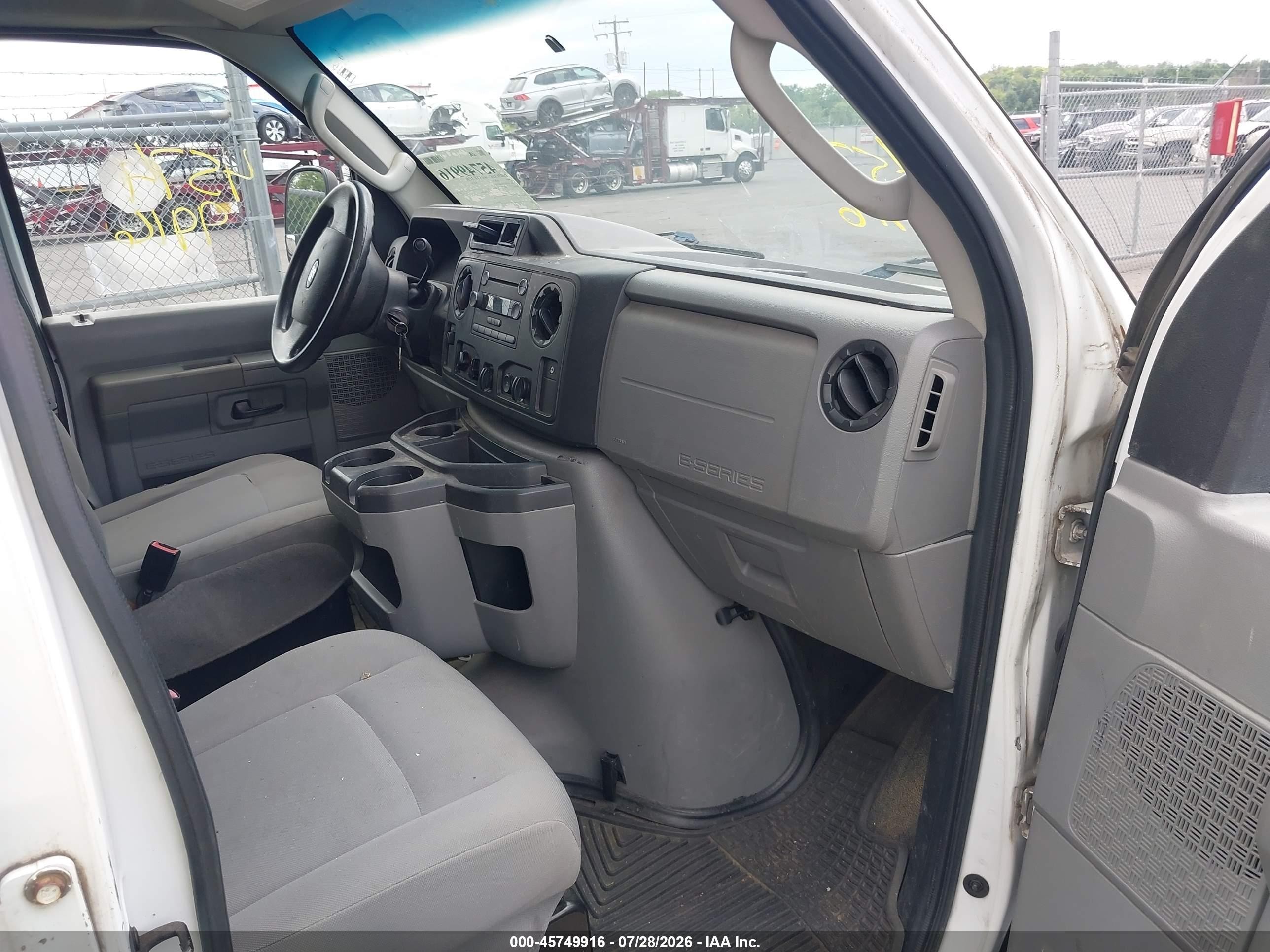 2013 Ford E-150 Commercial White vin: 1FTNE1EW9DDA10101