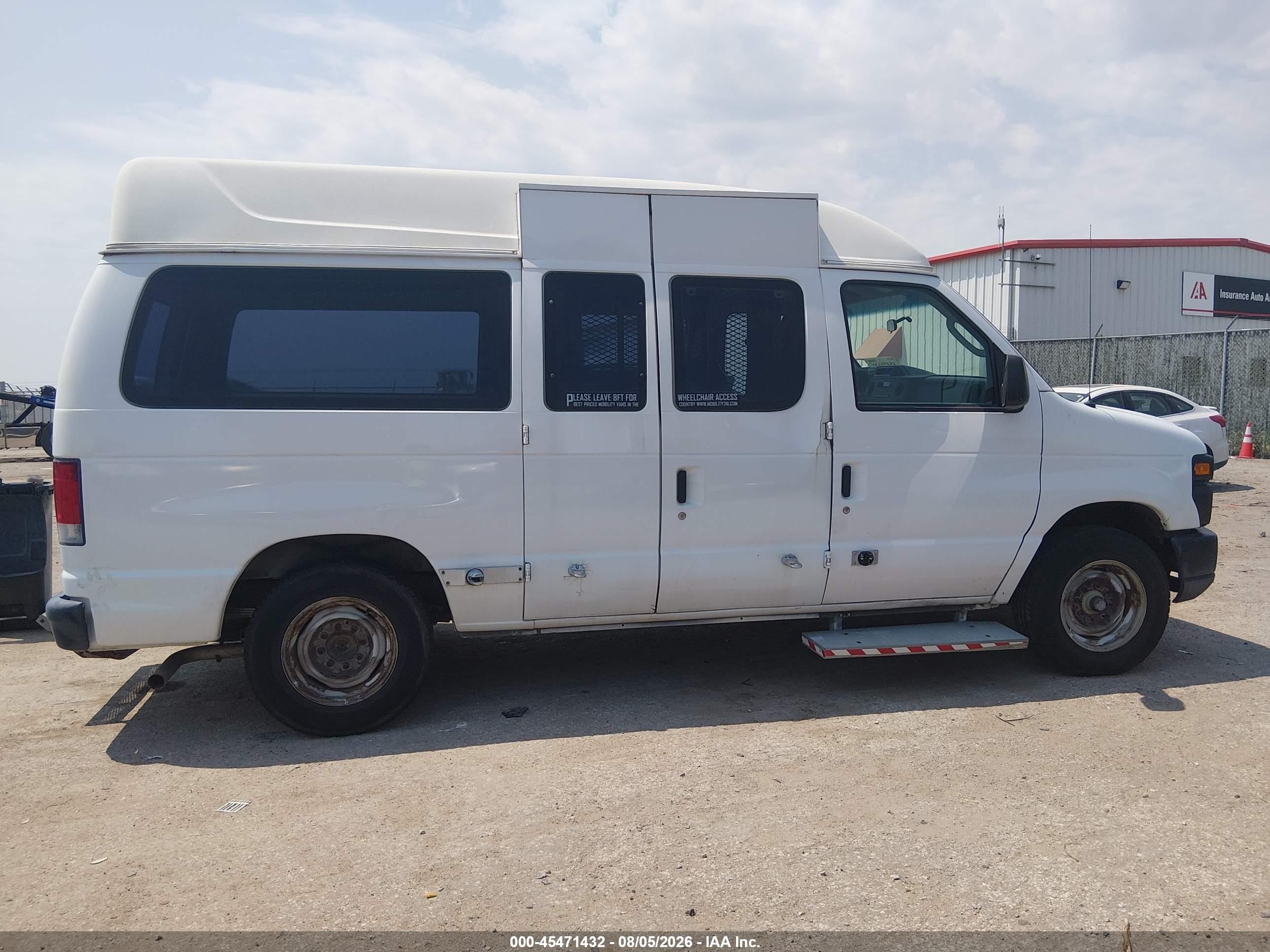 2014 Ford E-150 Commercial/recreational White vin: 1FTNE1EW9EDB10796