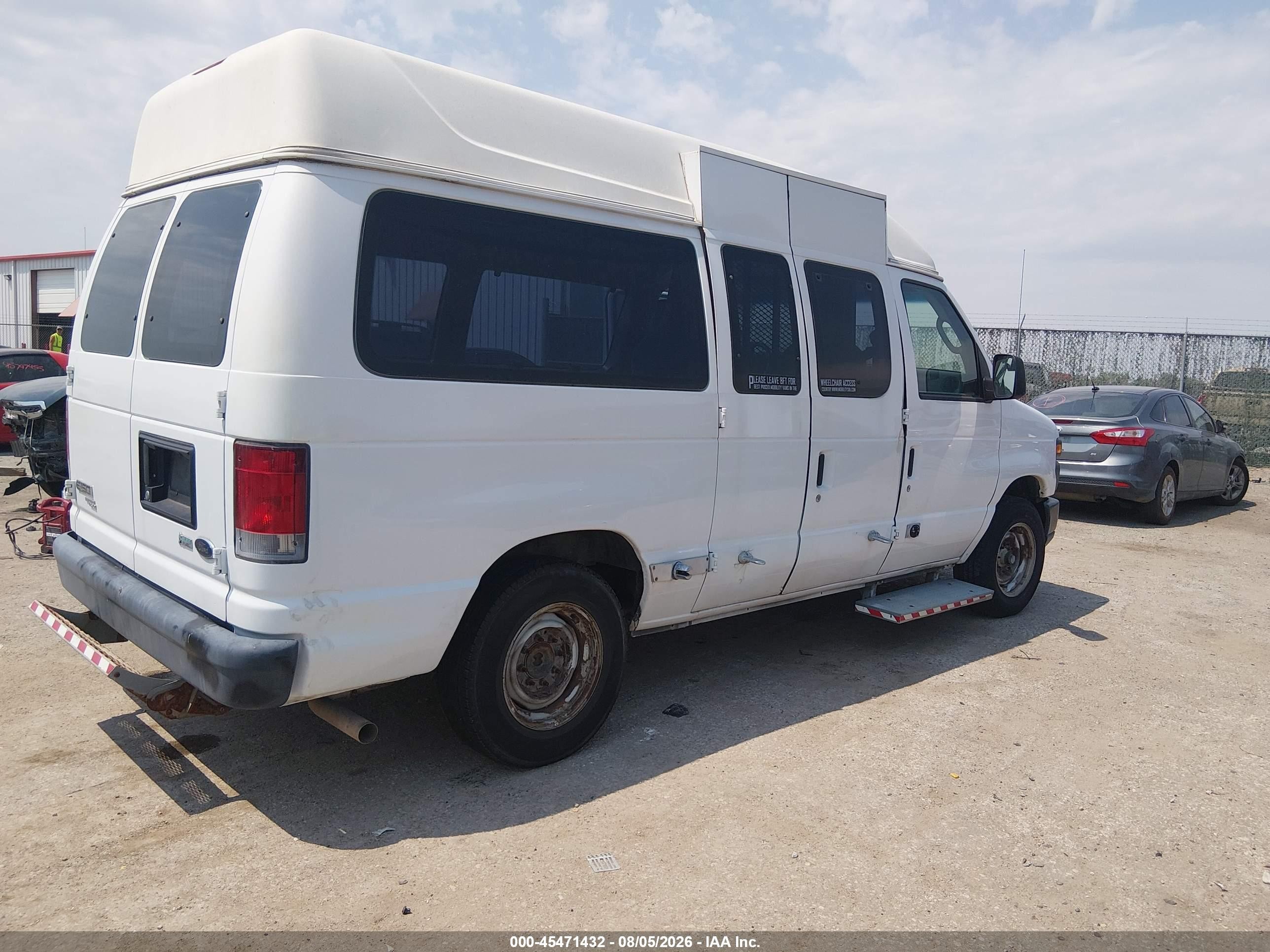 2014 Ford E-150 Commercial/recreational White vin: 1FTNE1EW9EDB10796