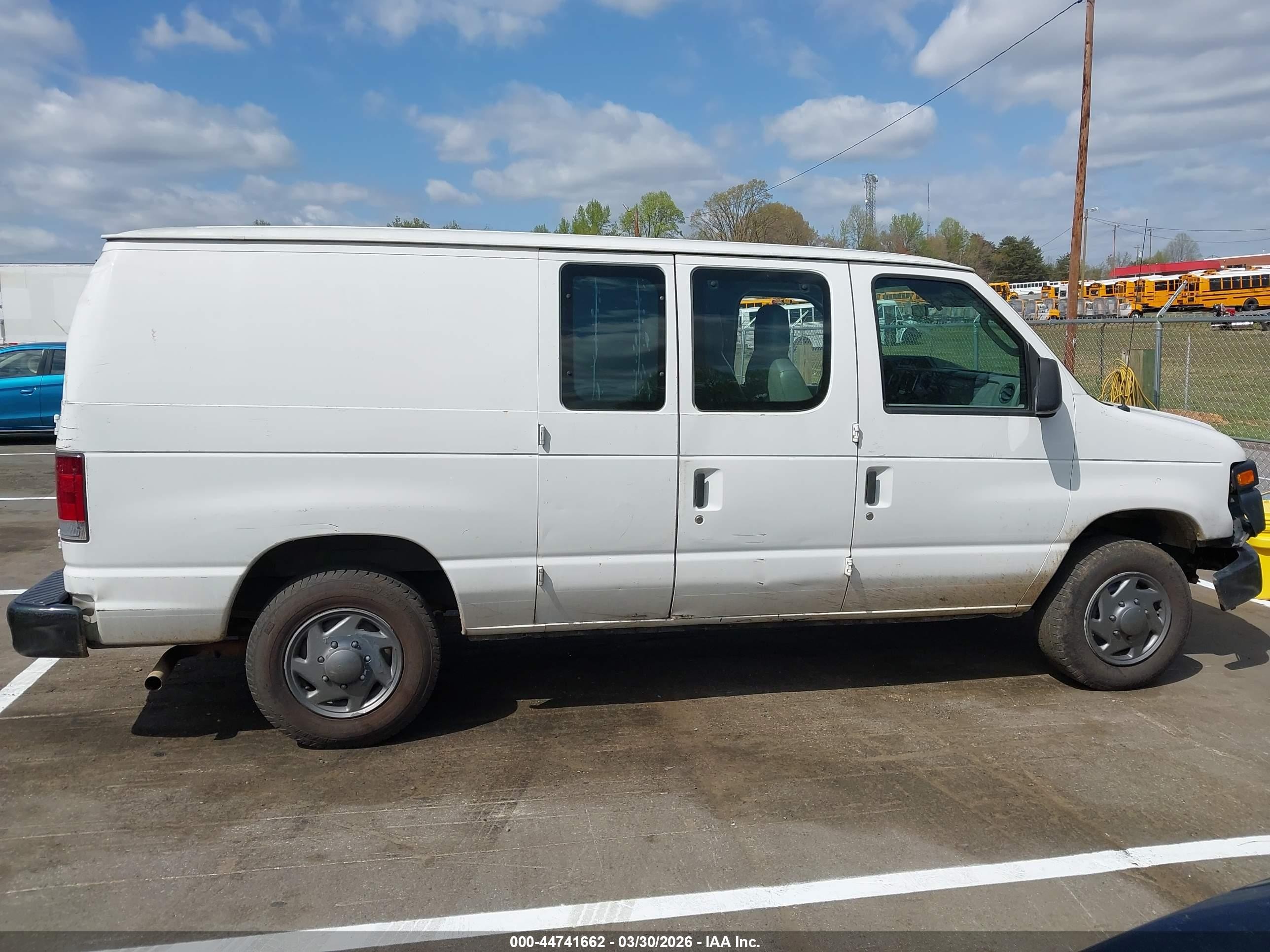 2010 Ford E-150 Commercial/recreational White vin: 1FTNE1EWXADA94778