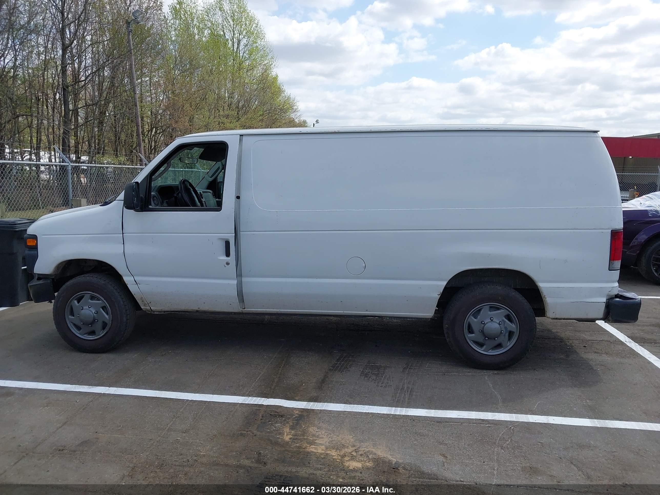2010 Ford E-150 Commercial/recreational White vin: 1FTNE1EWXADA94778