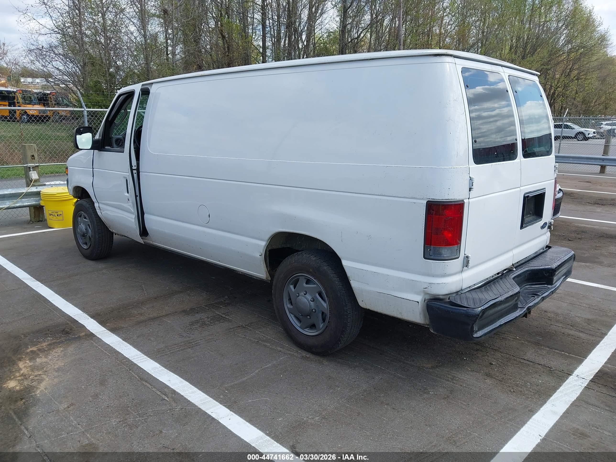 2010 Ford E-150 Commercial/recreational White vin: 1FTNE1EWXADA94778
