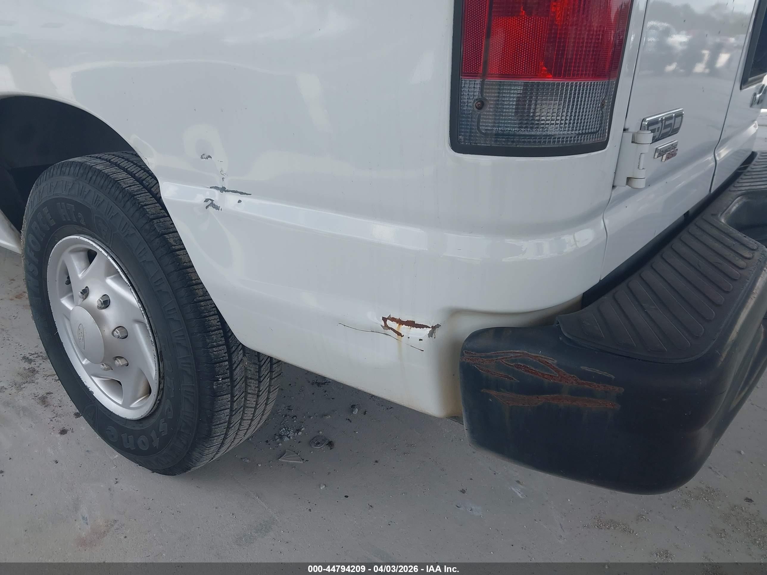2011 Ford E-150 Commercial White vin: 1FTNE1EWXBDA58378