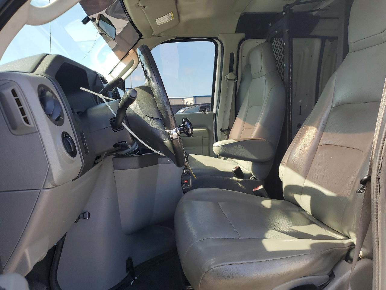 2014 Ford Econoline E150 Van White vin: 1FTNE1EWXEDA85052