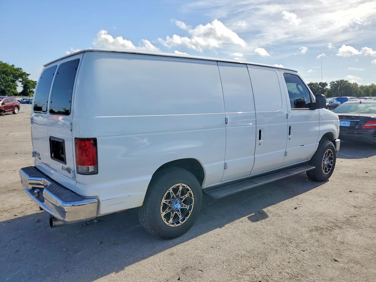 2014 Ford Econoline E150 Van White vin: 1FTNE1EWXEDA85052