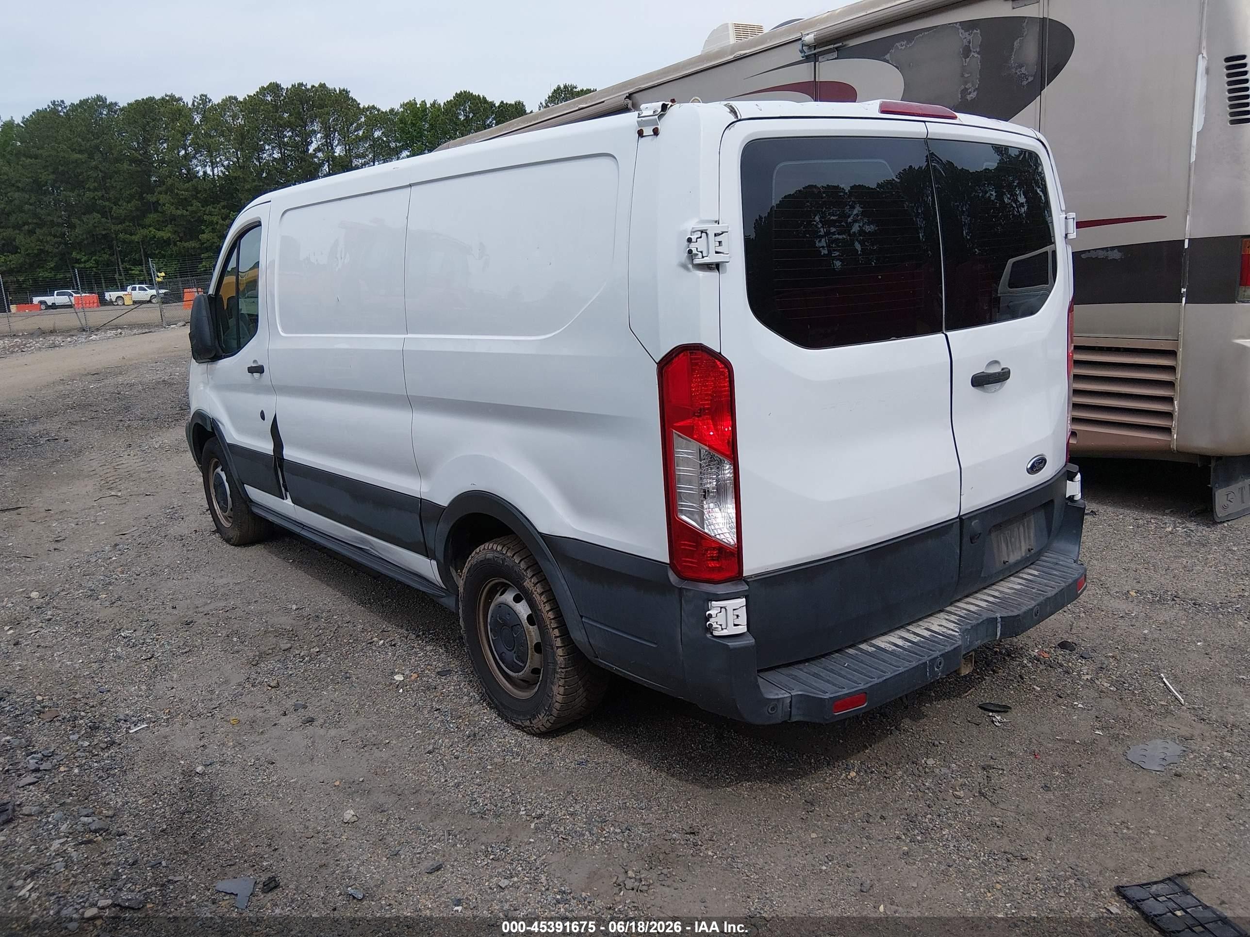 2015 Ford Transit-150   White vin: 1FTNE1YG0FKA94912