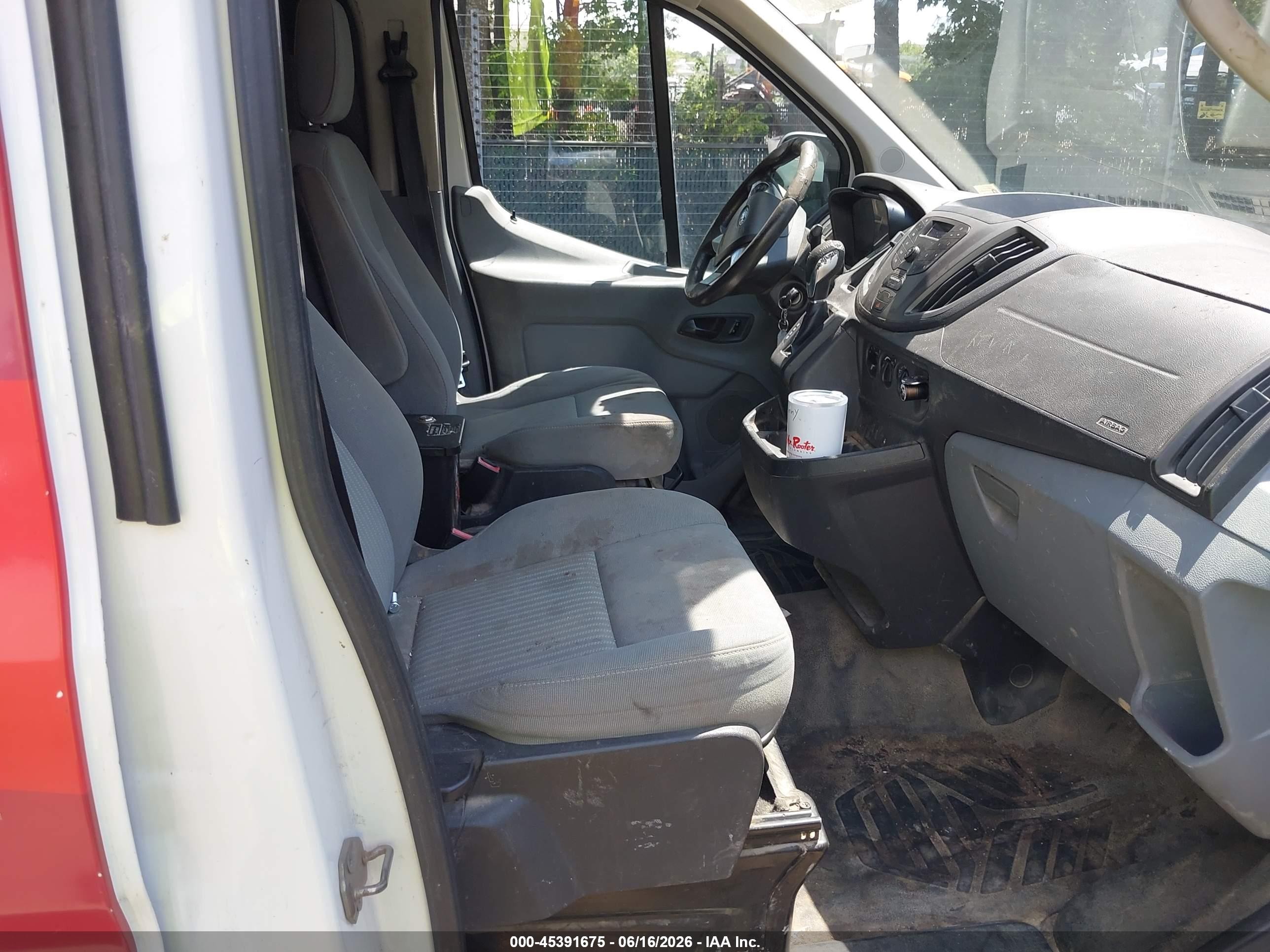 2015 Ford Transit-150   White vin: 1FTNE1YG0FKA94912