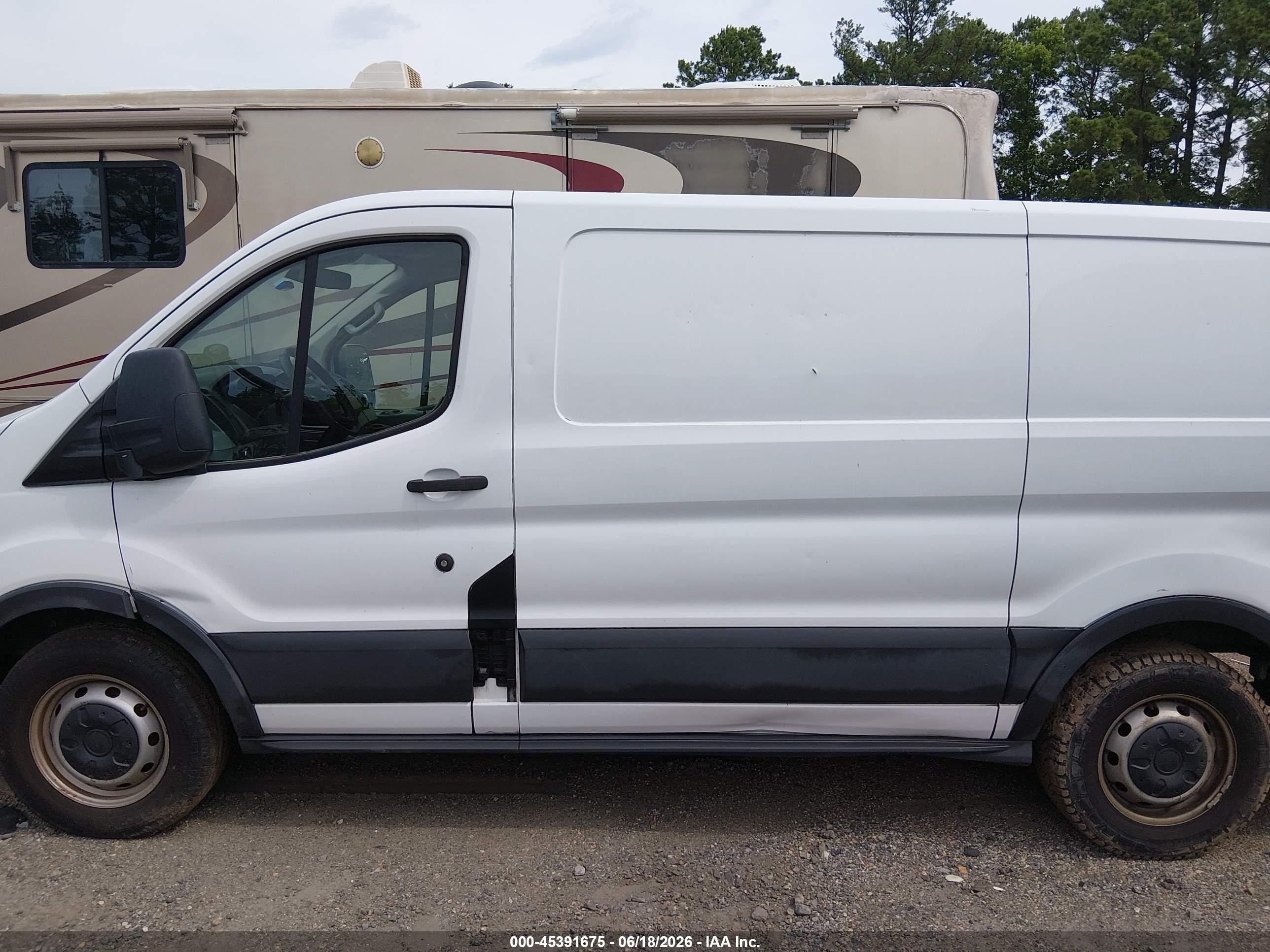 2015 Ford Transit-150   White vin: 1FTNE1YG0FKA94912