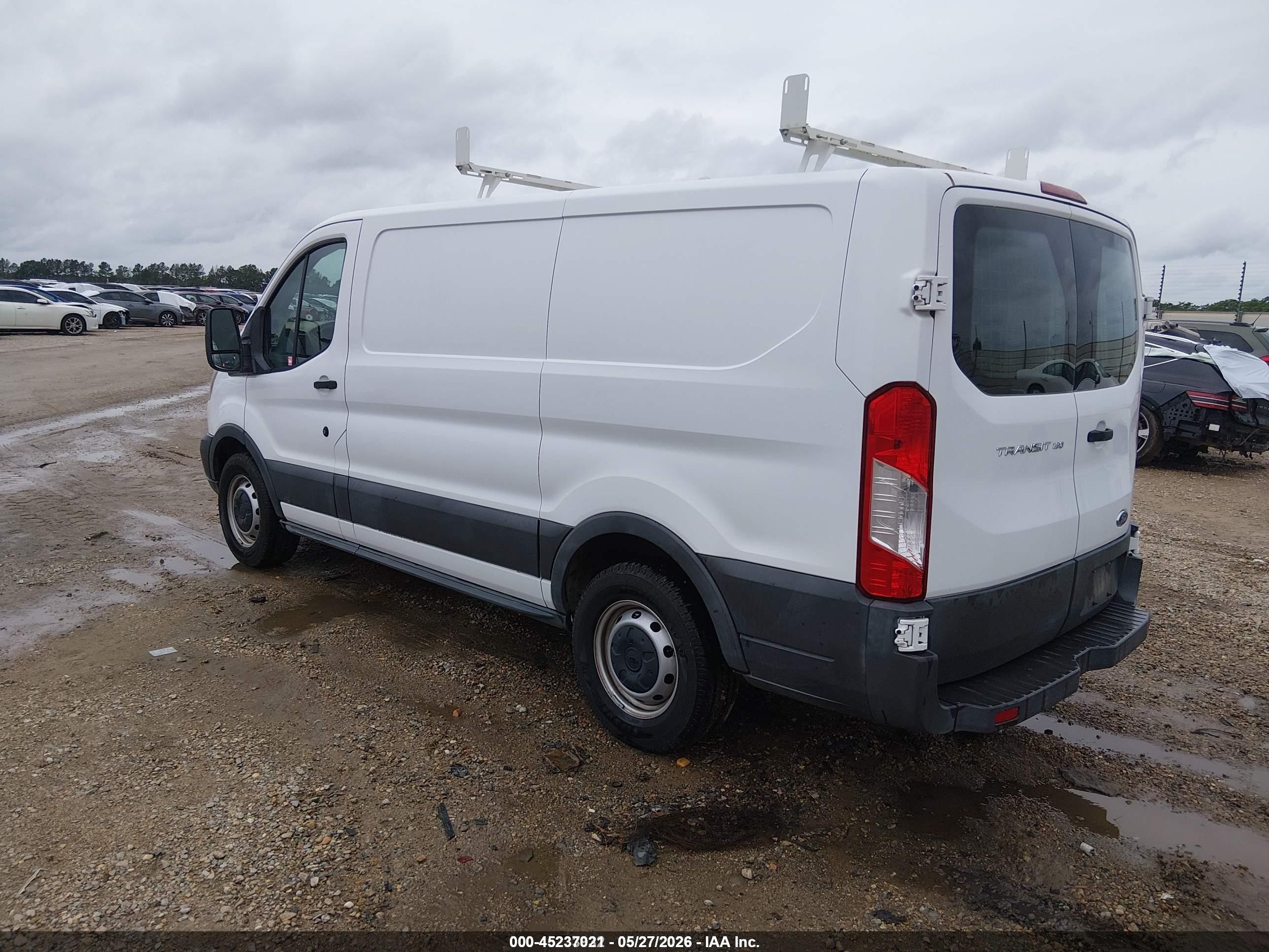 2015 Ford Transit-150   White vin: 1FTNE1YM5FKB30132