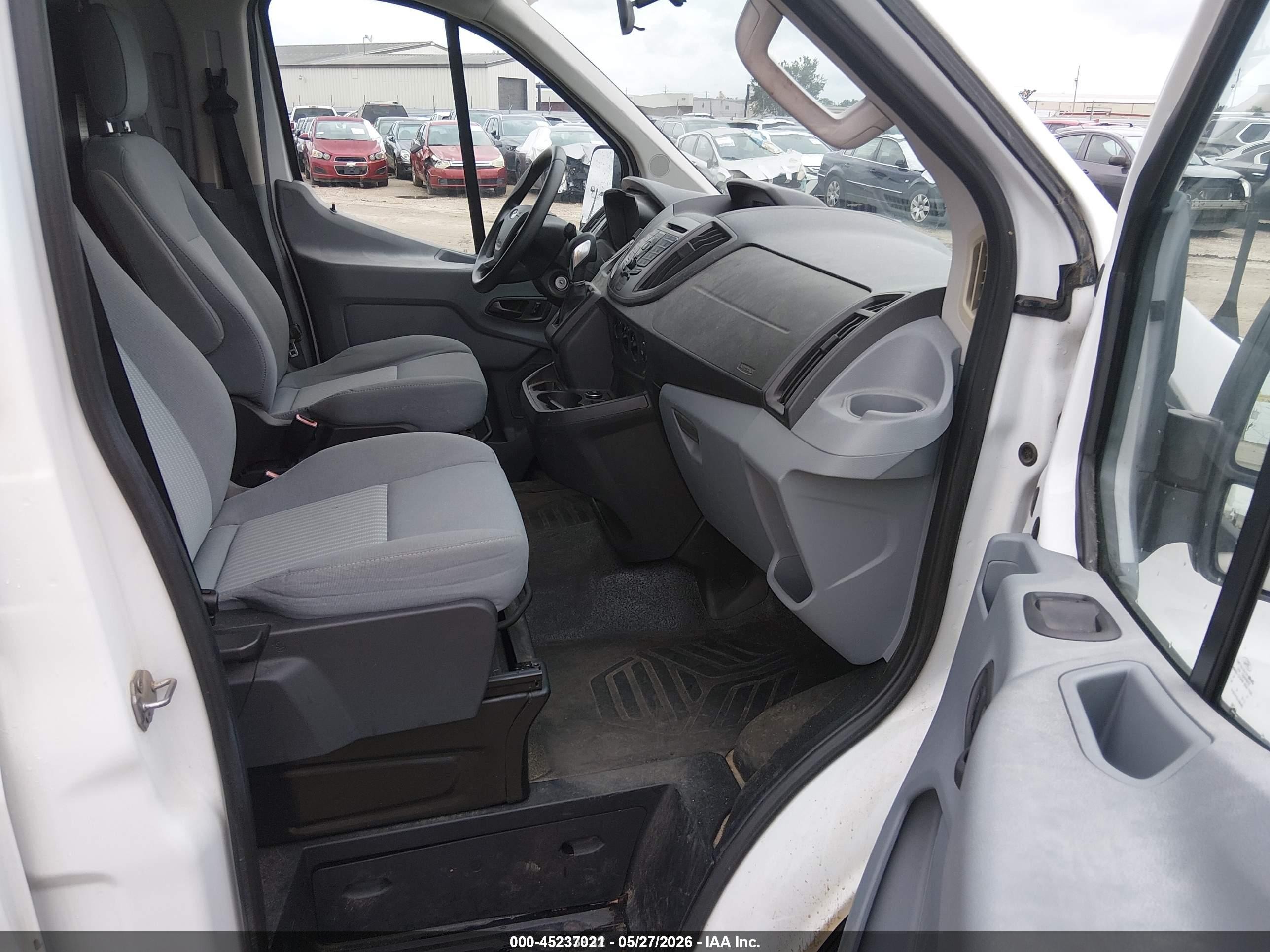 2015 Ford Transit-150   White vin: 1FTNE1YM5FKB30132