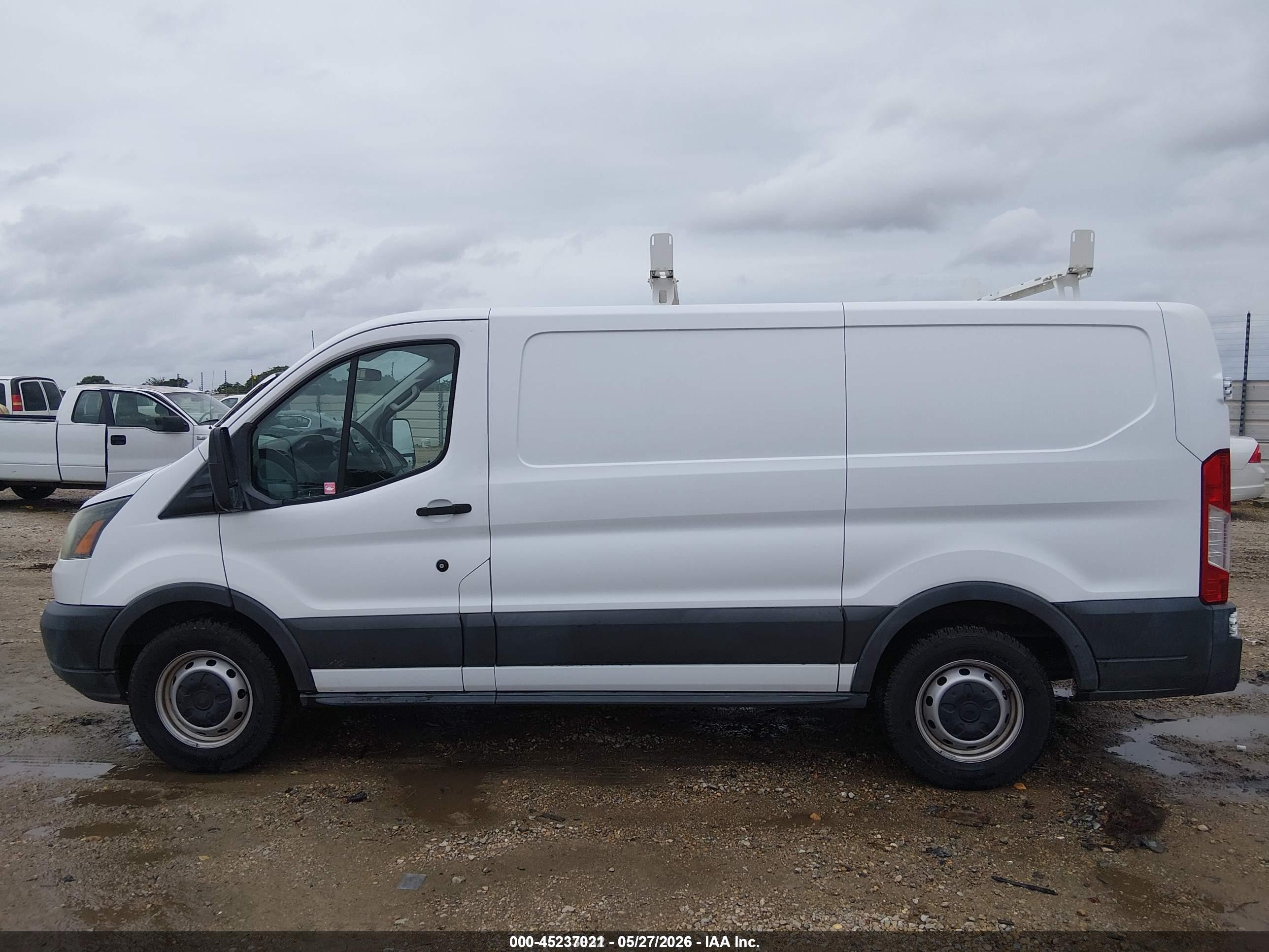 2015 Ford Transit-150   White vin: 1FTNE1YM5FKB30132