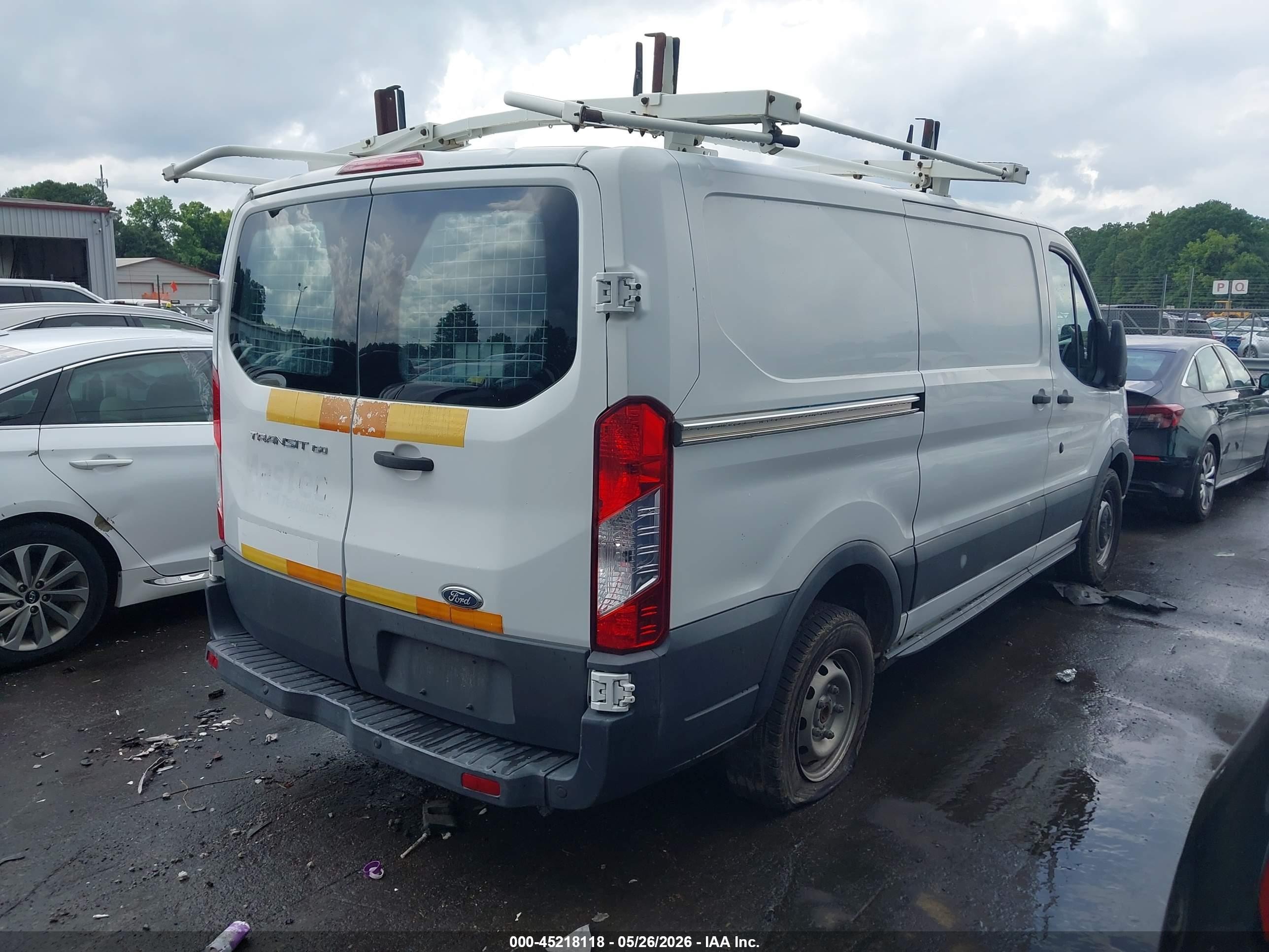 2015 Ford Transit-150   White vin: 1FTNE1YM8FKB01031