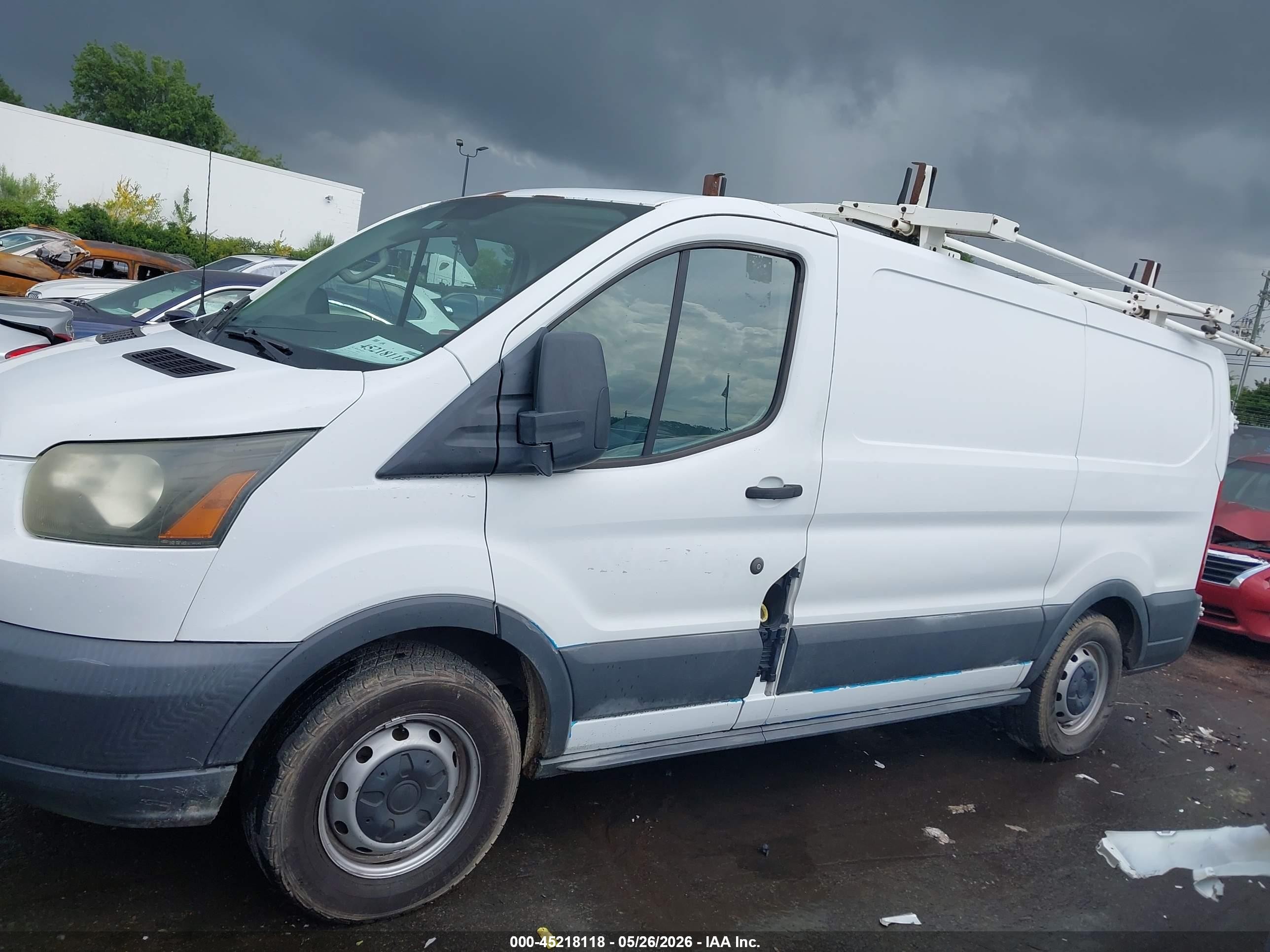 2015 Ford Transit-150   White vin: 1FTNE1YM8FKB01031