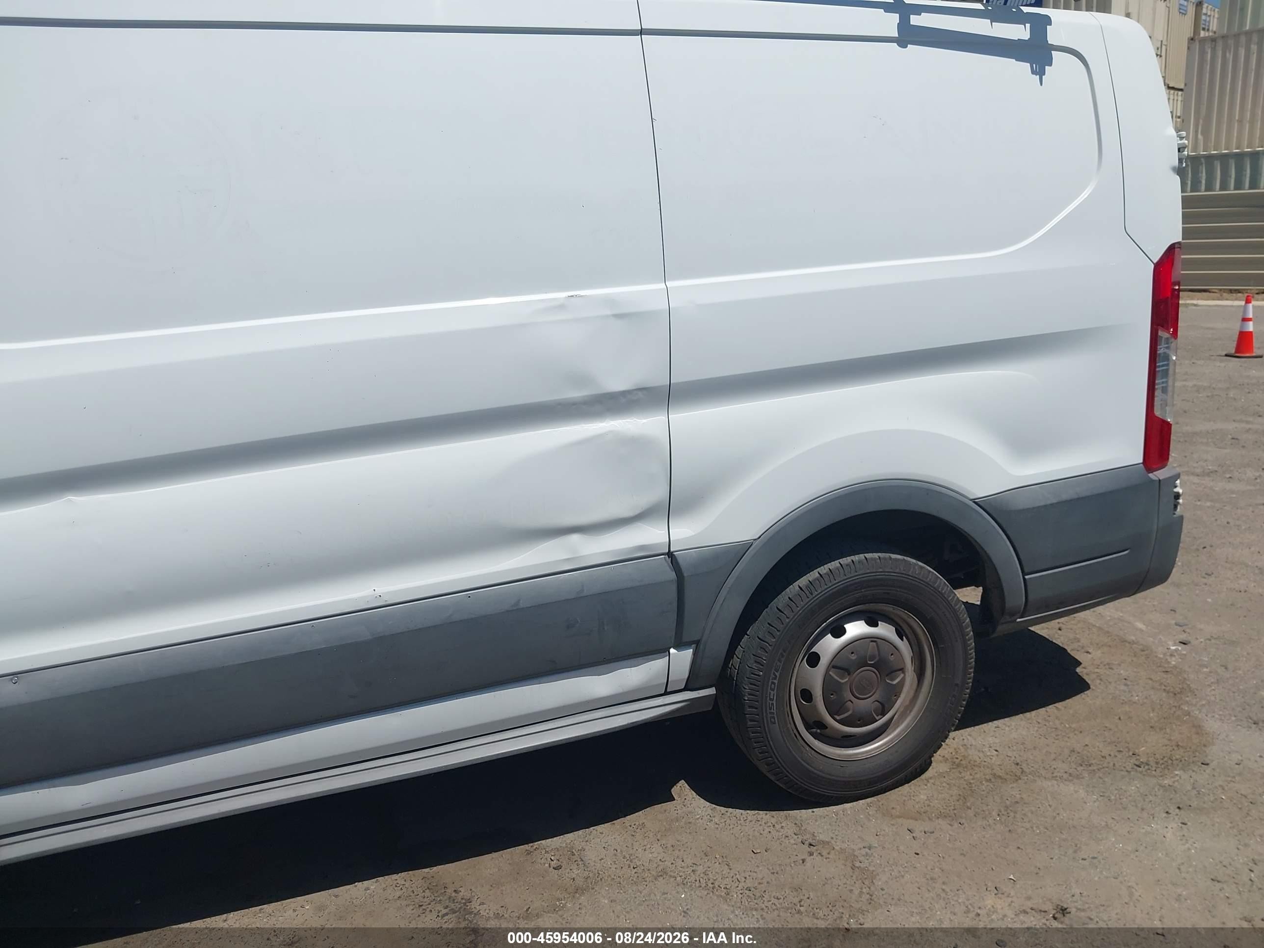 2015 Ford Transit-150   White vin: 1FTNE1YMXFKA32519
