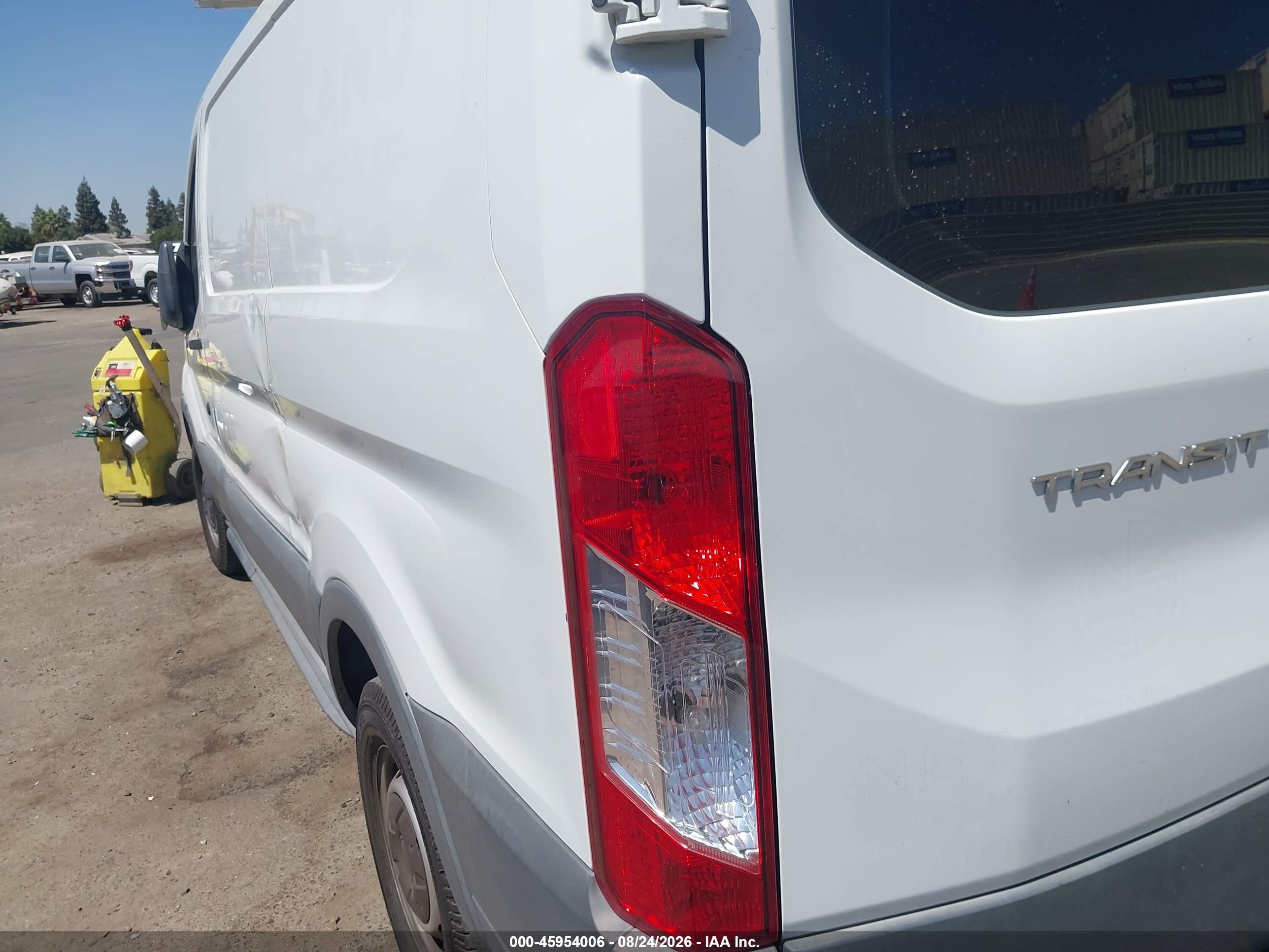 2015 Ford Transit-150   White vin: 1FTNE1YMXFKA32519