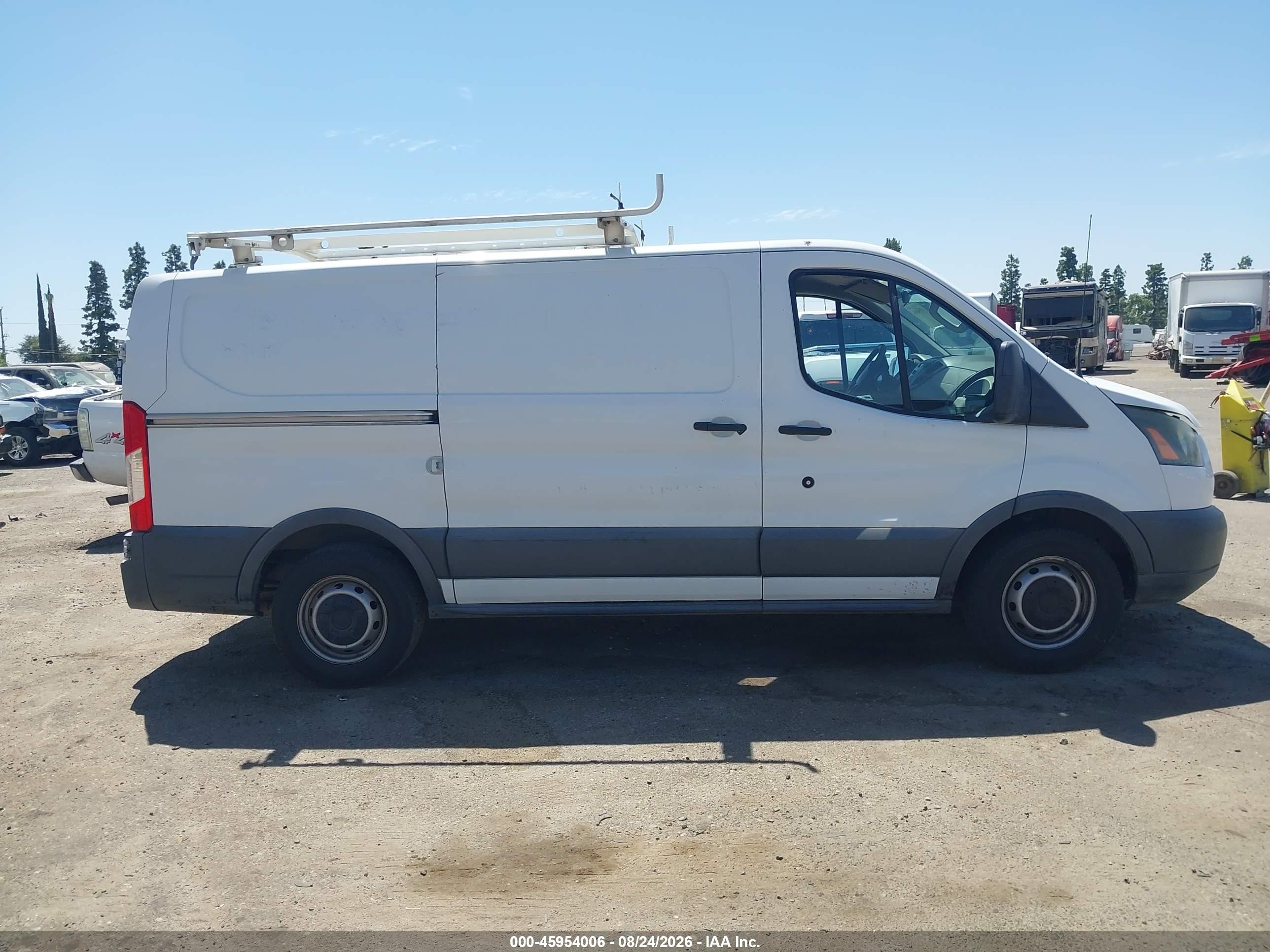2015 Ford Transit-150   White vin: 1FTNE1YMXFKA32519