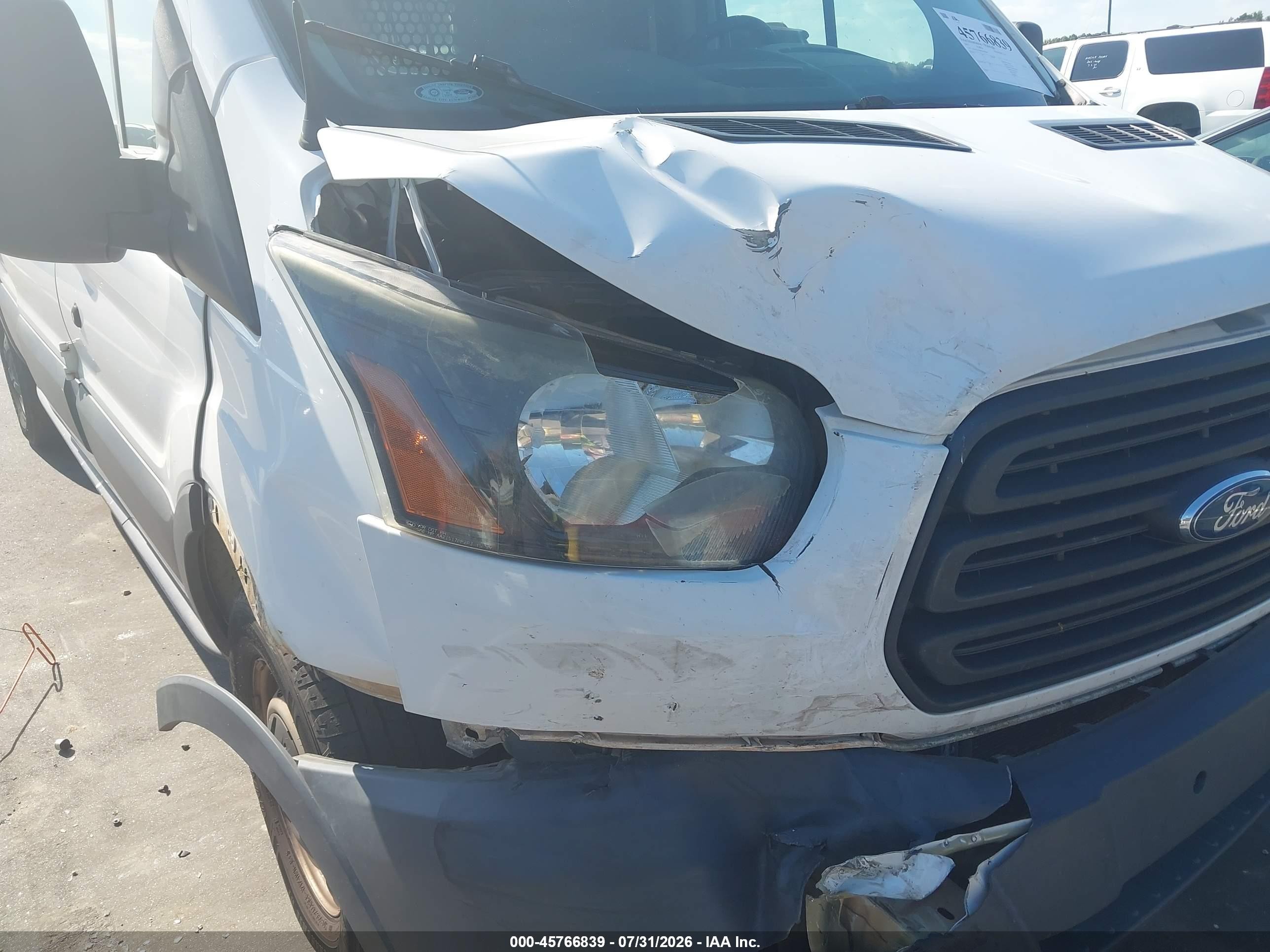 2015 Ford Transit-150   White vin: 1FTNE1ZM0FKB05881