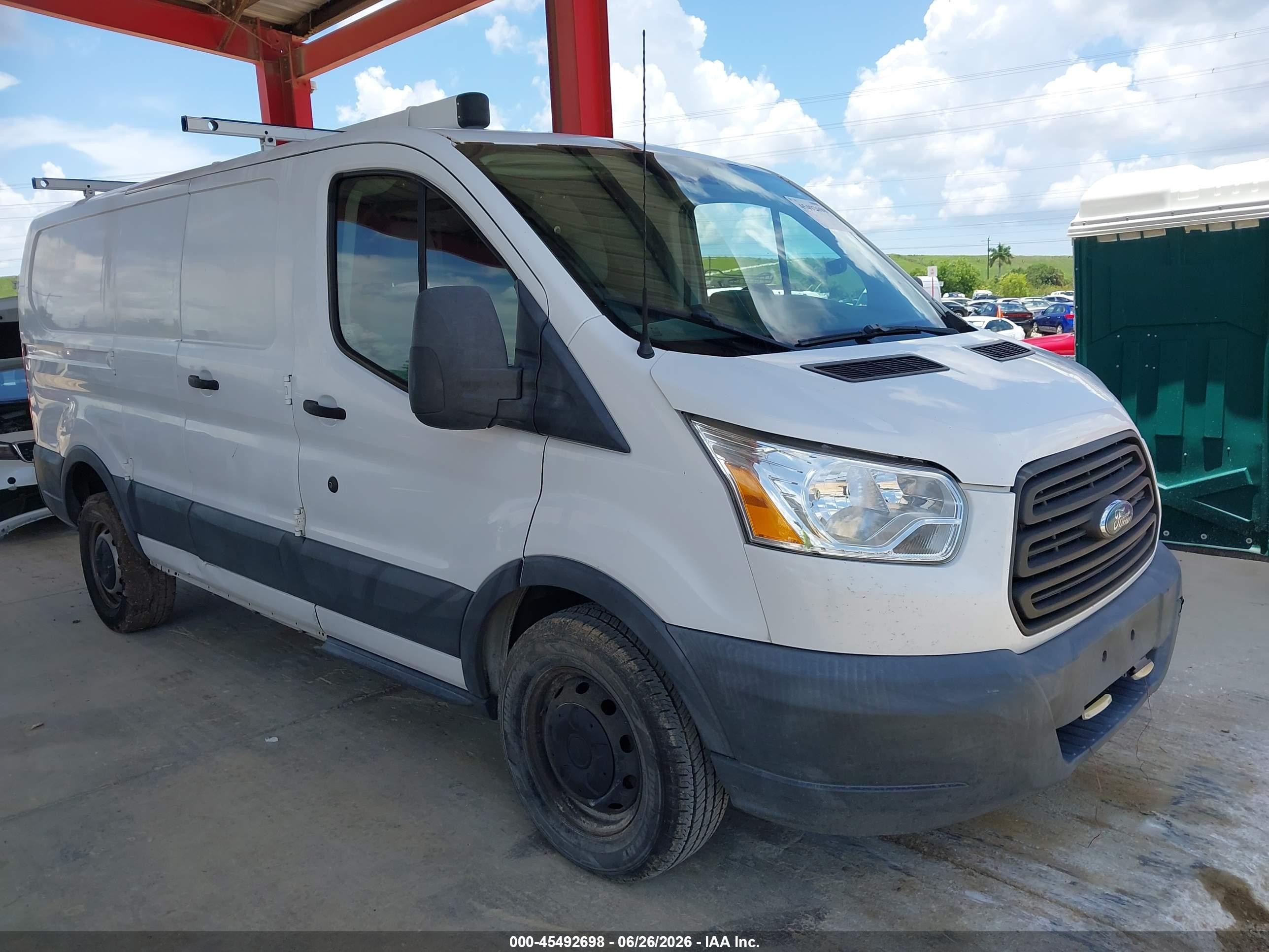 2015 Ford Transit-150   White vin: 1FTNE1ZM3FKA95606
