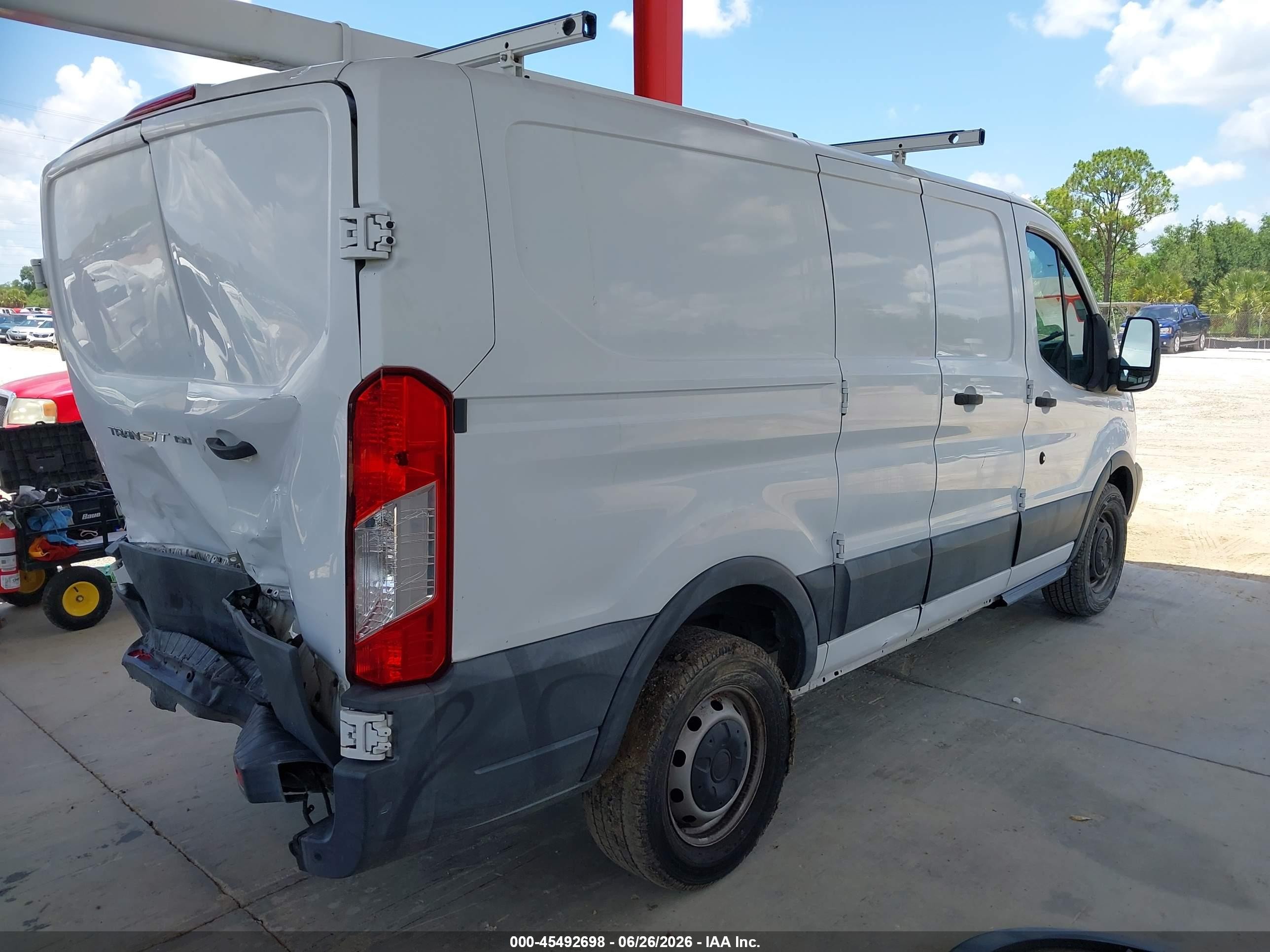 2015 Ford Transit-150   White vin: 1FTNE1ZM3FKA95606
