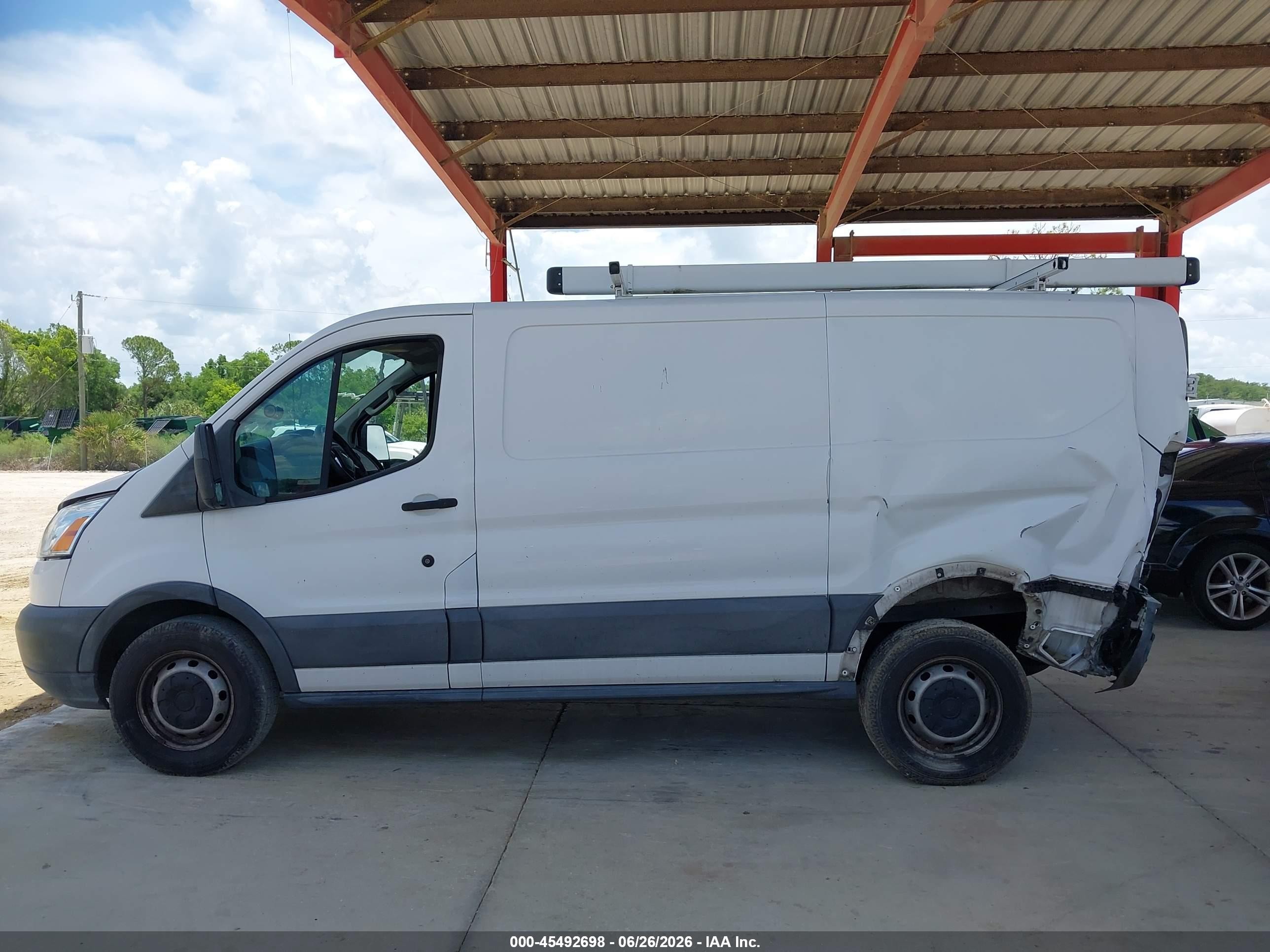 2015 Ford Transit-150   White vin: 1FTNE1ZM3FKA95606
