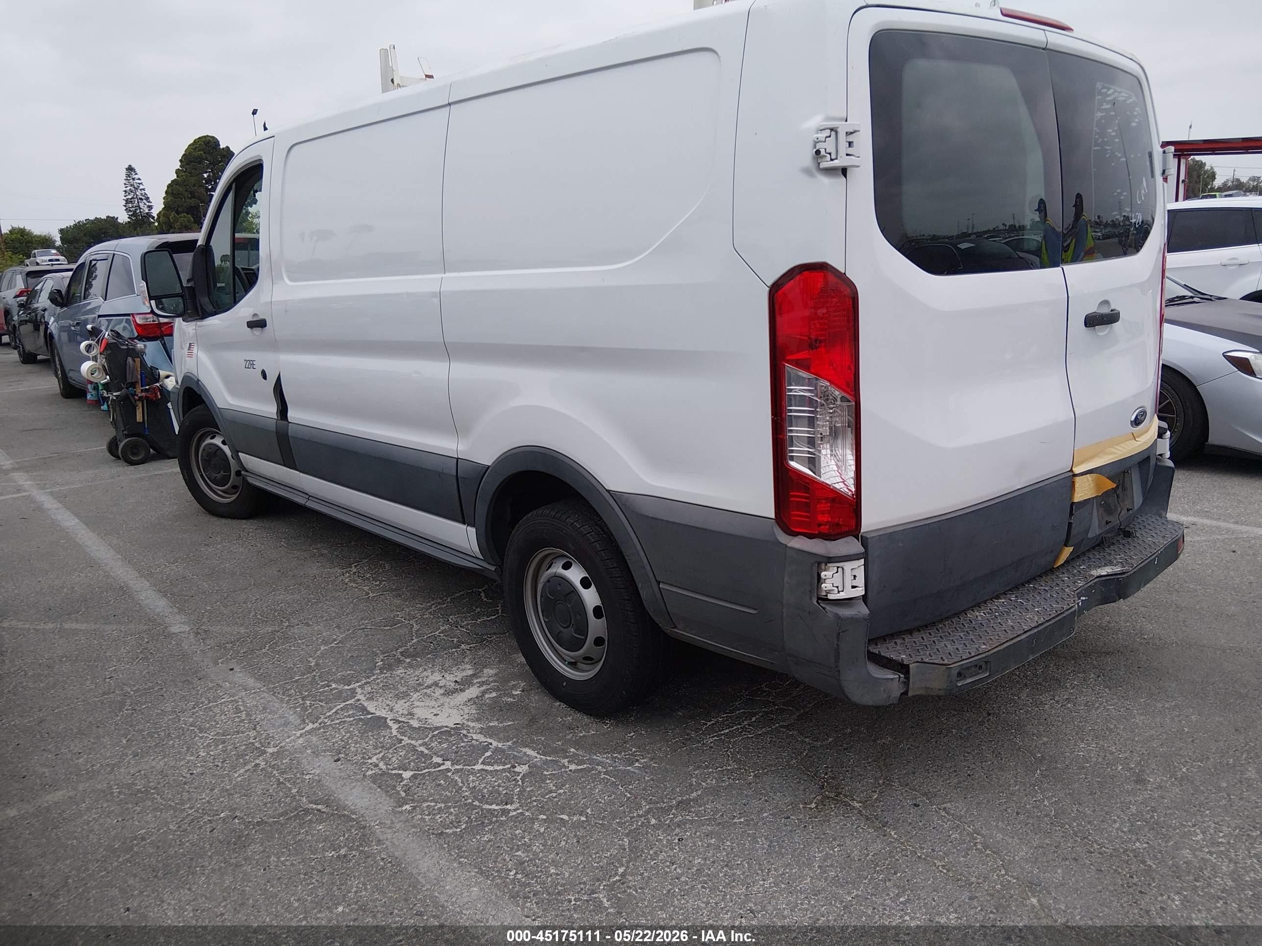 2015 Ford Transit-150   White vin: 1FTNE1ZM4FKA83058