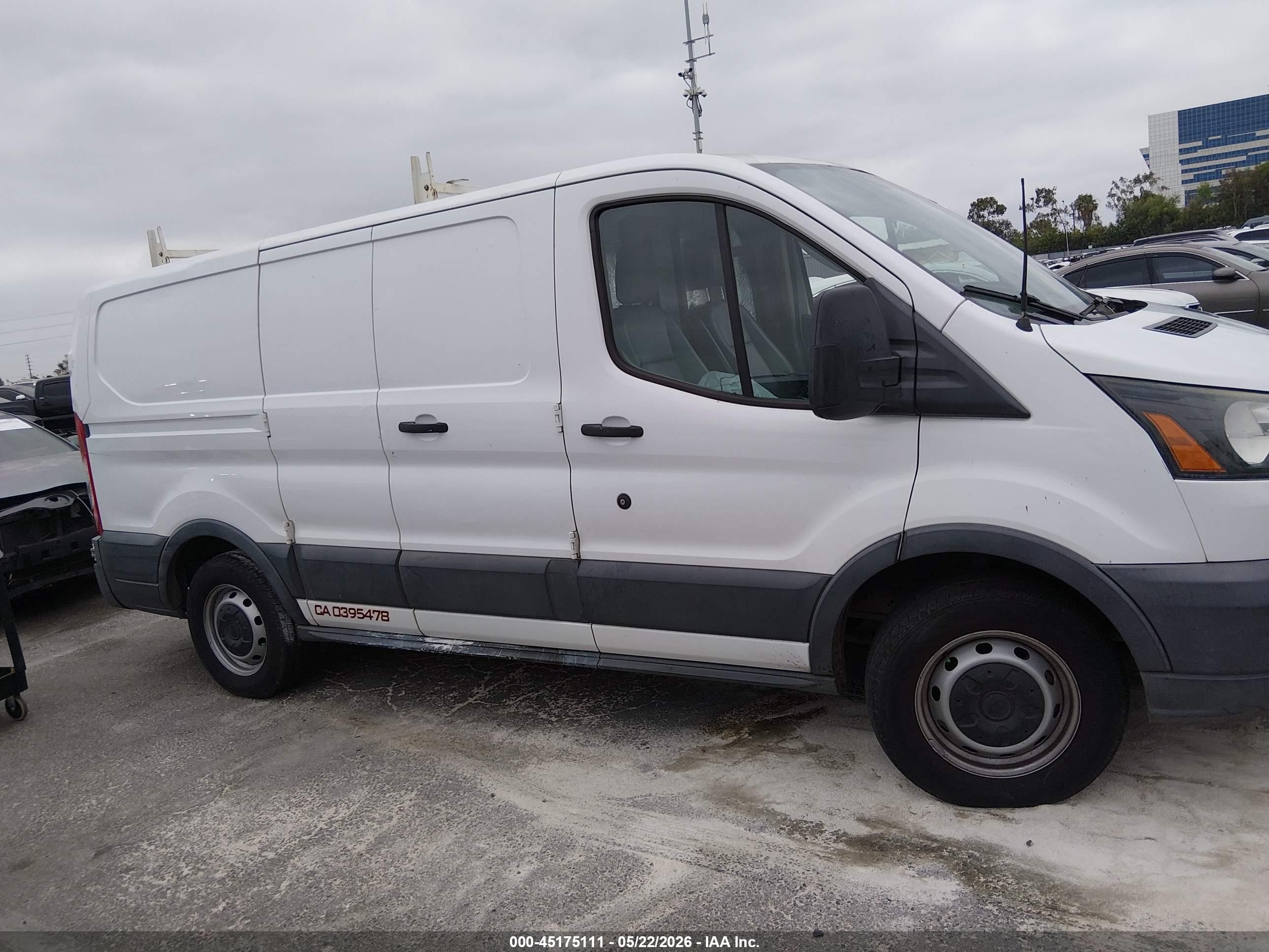 2015 Ford Transit-150   White vin: 1FTNE1ZM4FKA83058