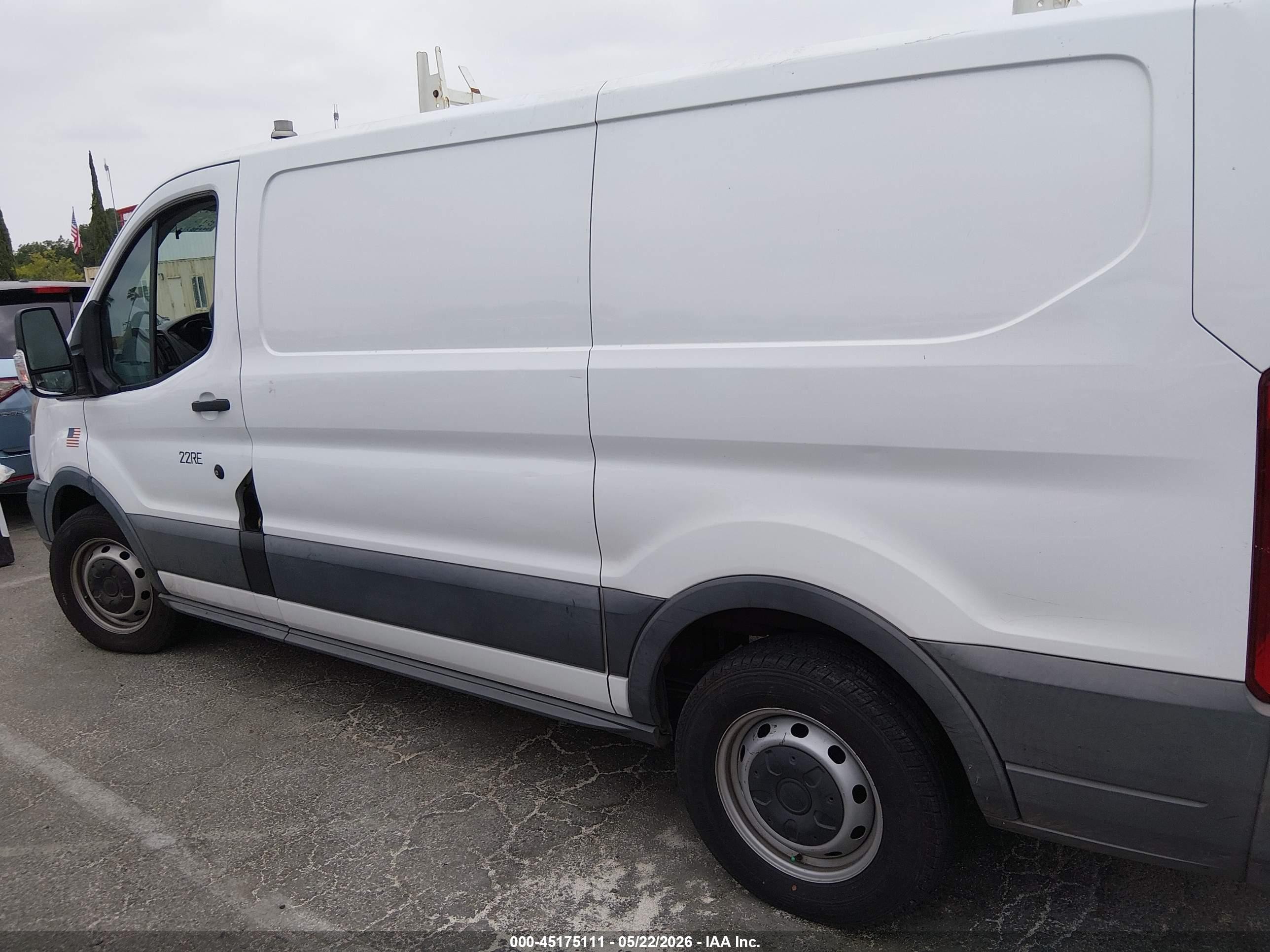 2015 Ford Transit-150   White vin: 1FTNE1ZM4FKA83058