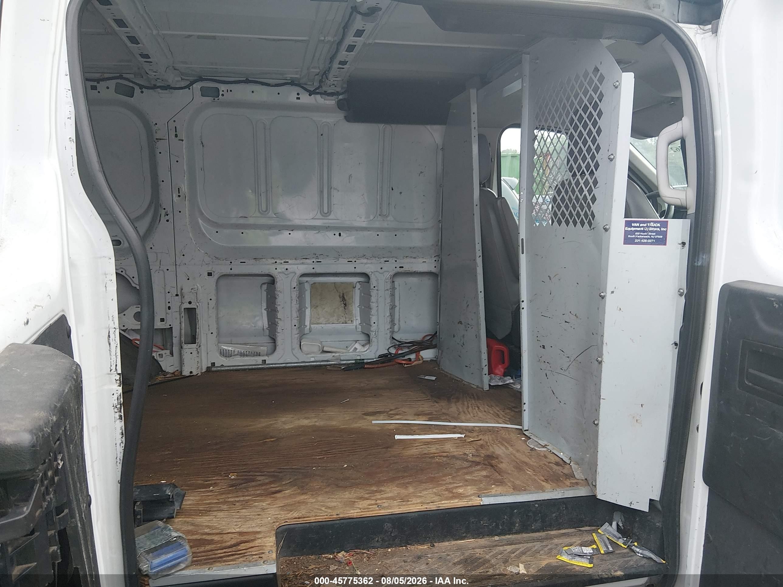 2015 Ford Transit-150   Белый vin: 1FTNE1ZM6FKA63989