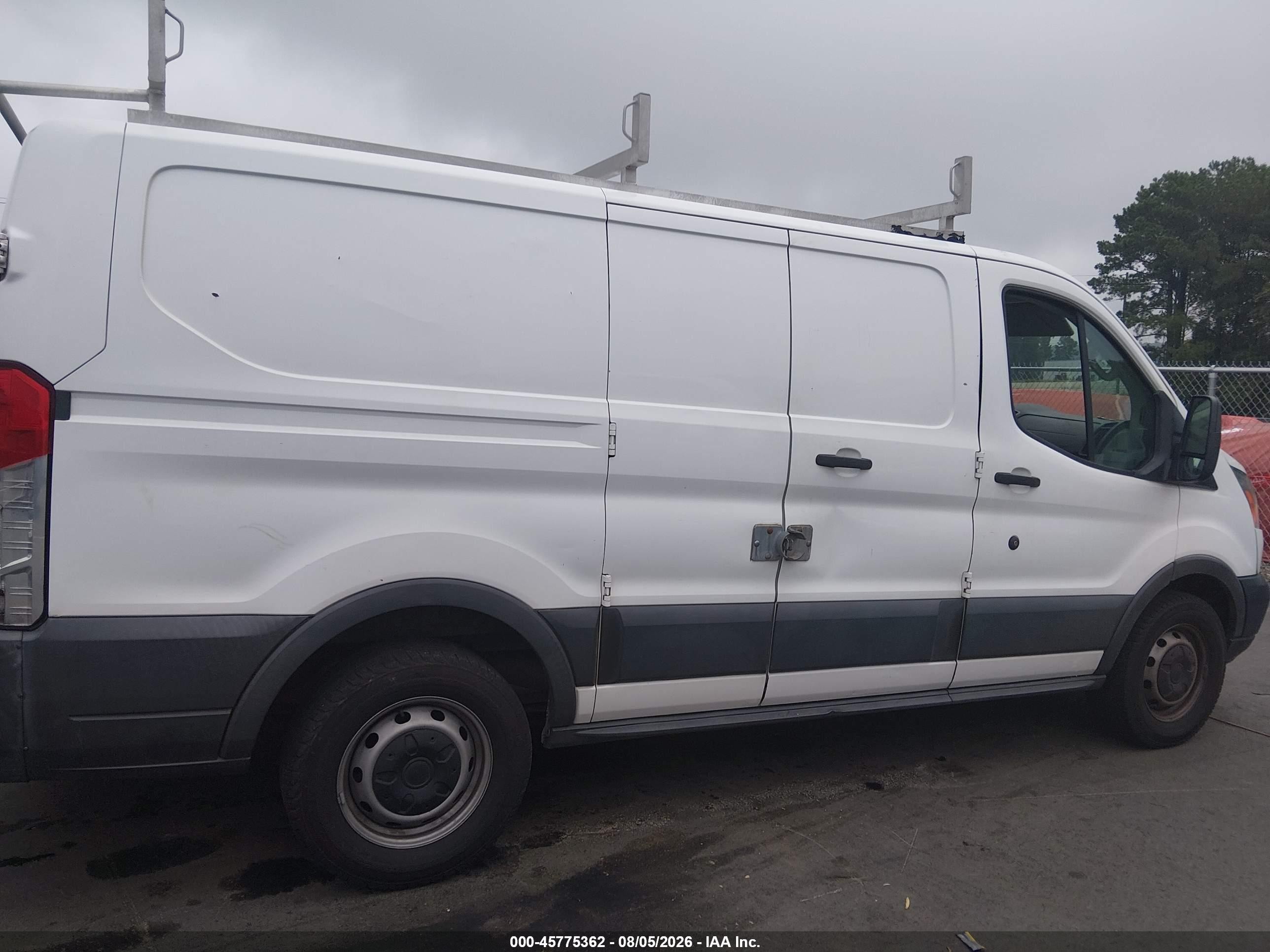 2015 Ford Transit-150   Белый vin: 1FTNE1ZM6FKA63989