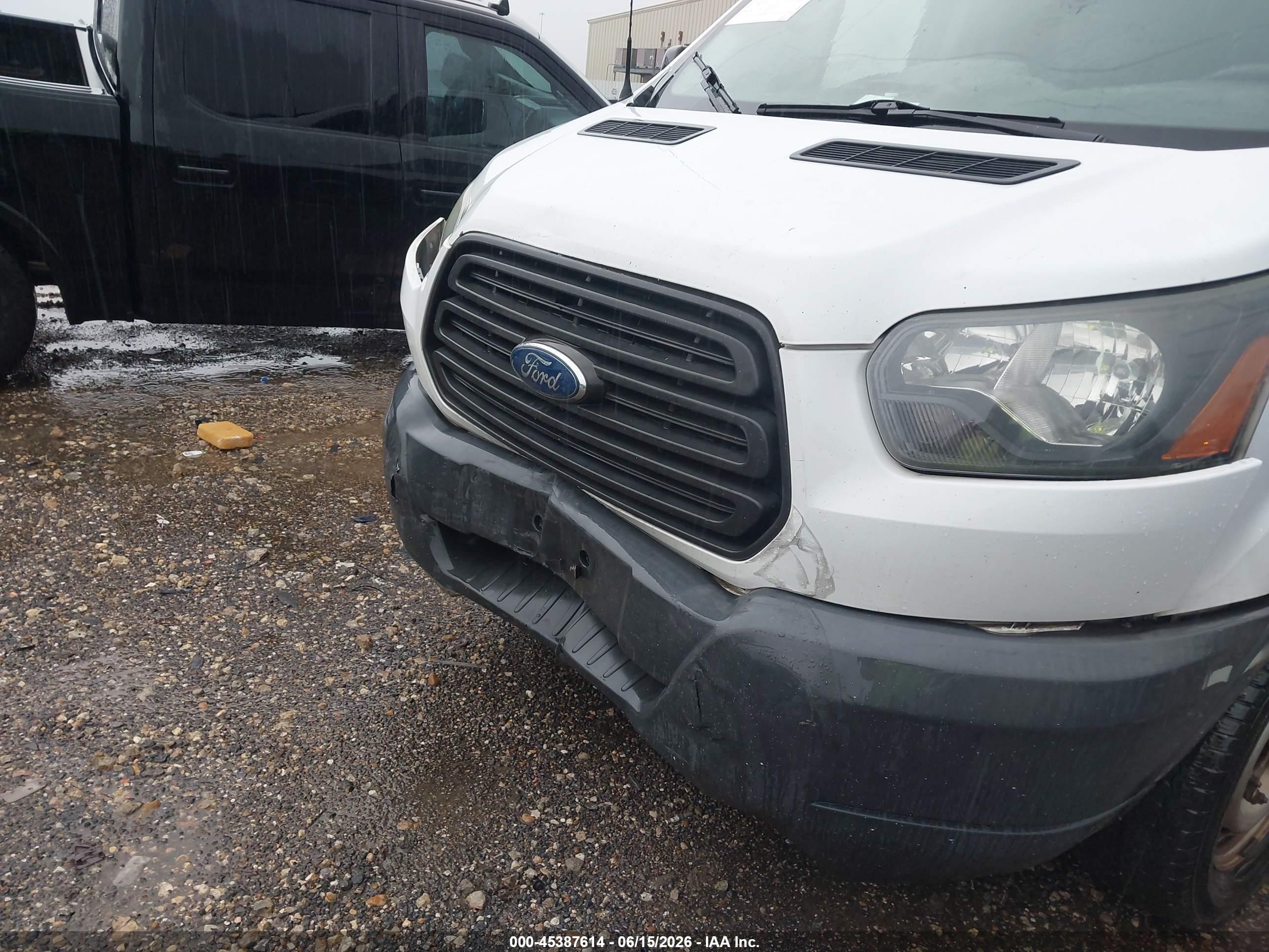 2015 Ford Transit-150   White vin: 1FTNE1ZM6FKA95583