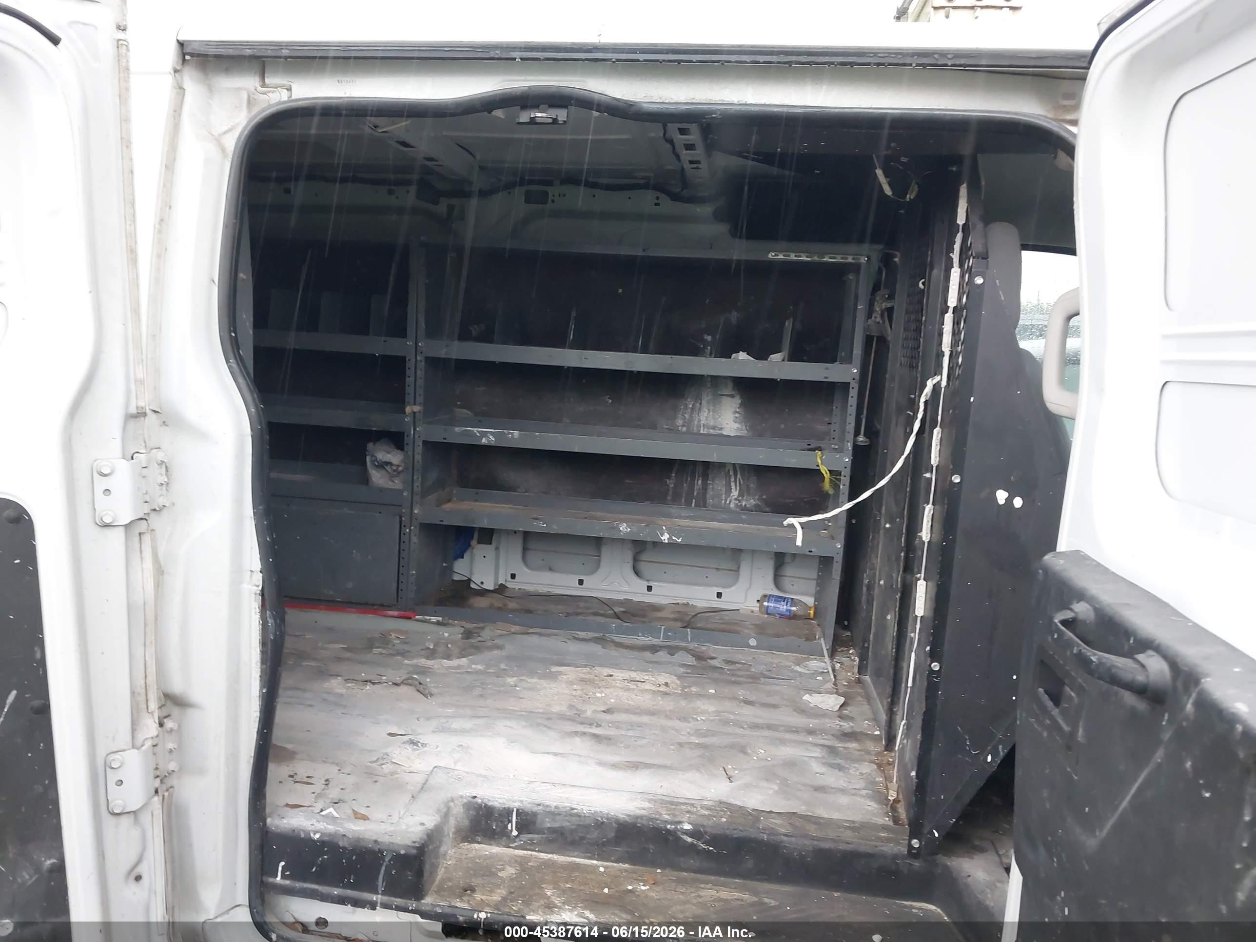 2015 Ford Transit-150   White vin: 1FTNE1ZM6FKA95583