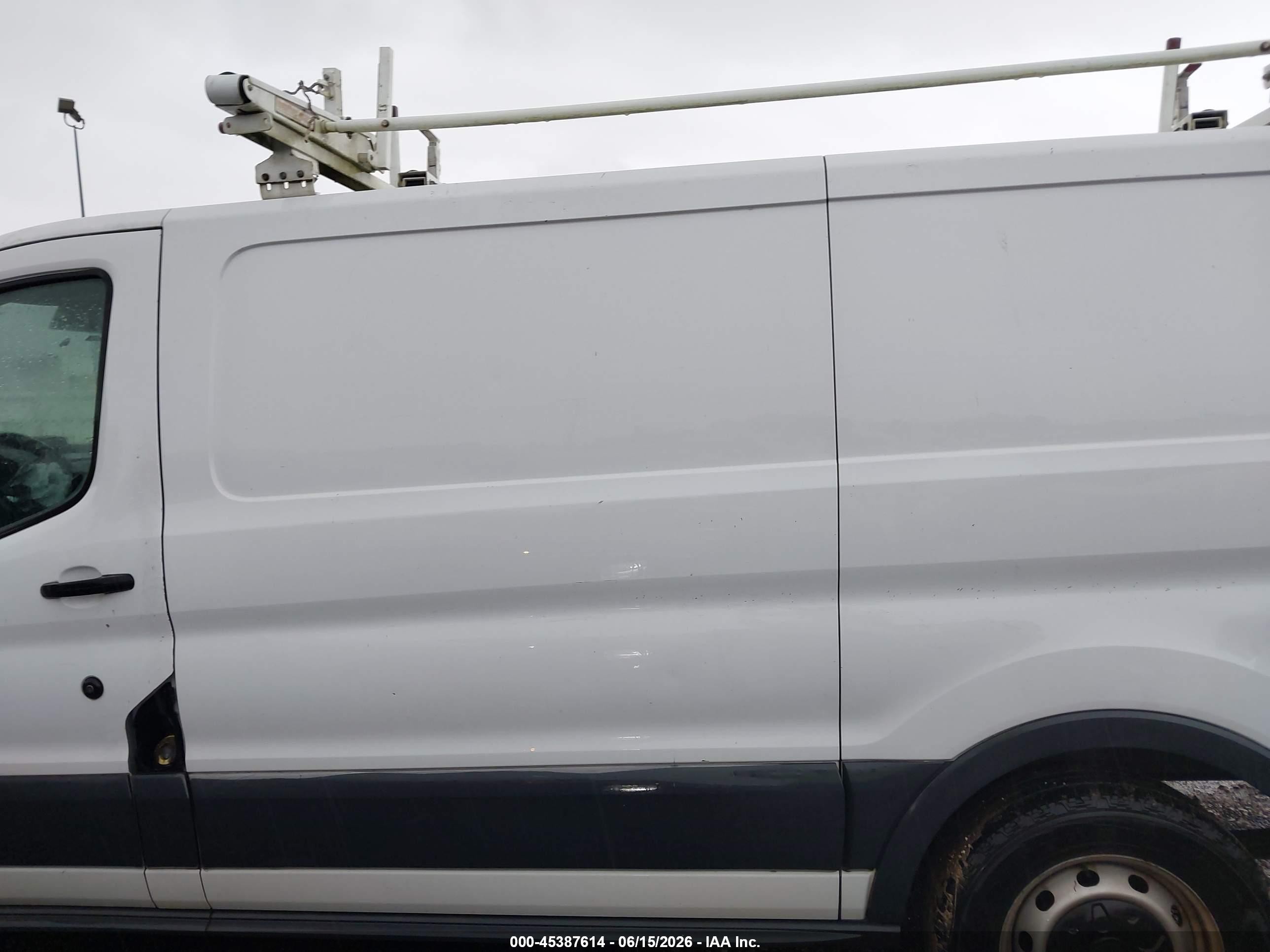 2015 Ford Transit-150   White vin: 1FTNE1ZM6FKA95583