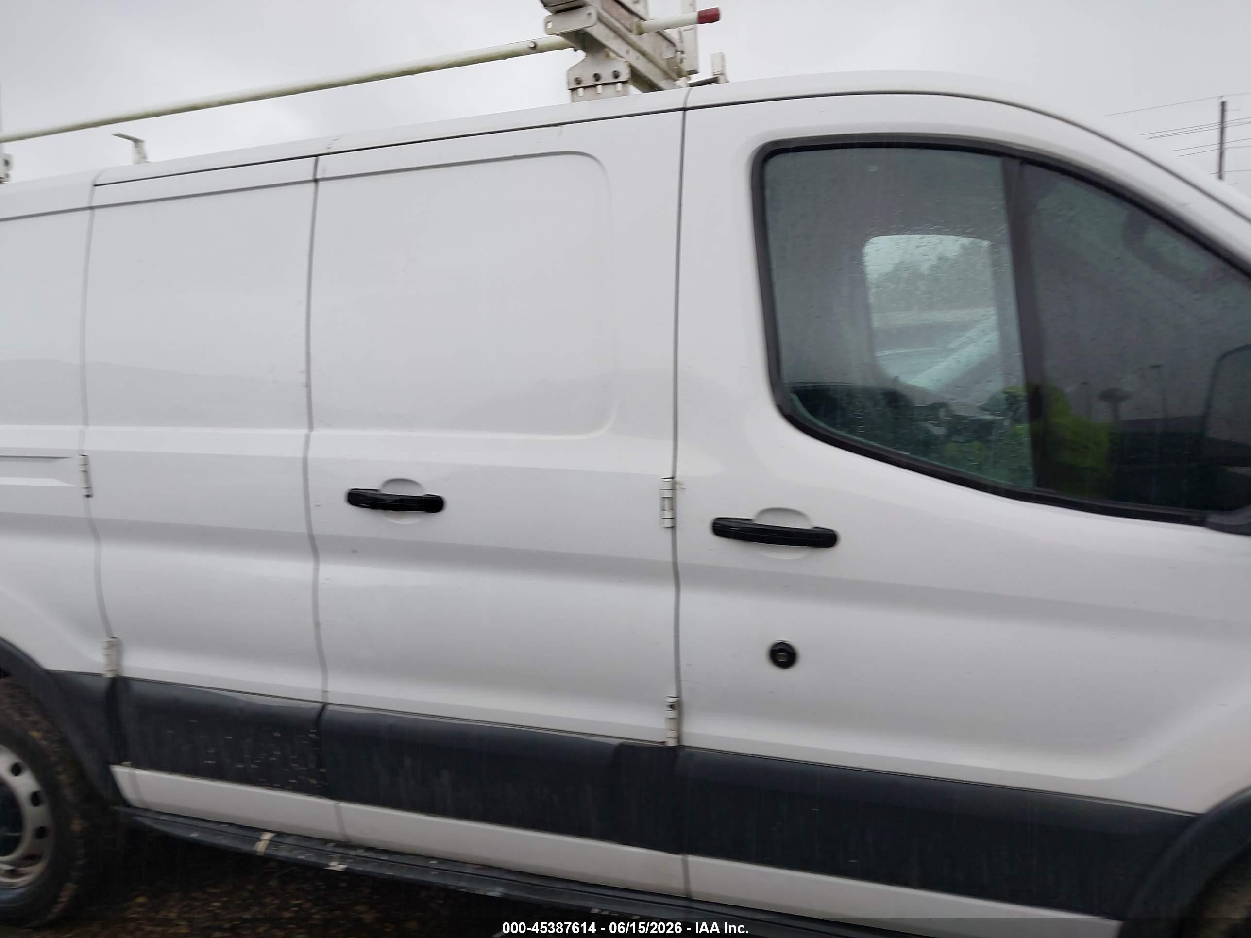2015 Ford Transit-150   White vin: 1FTNE1ZM6FKA95583