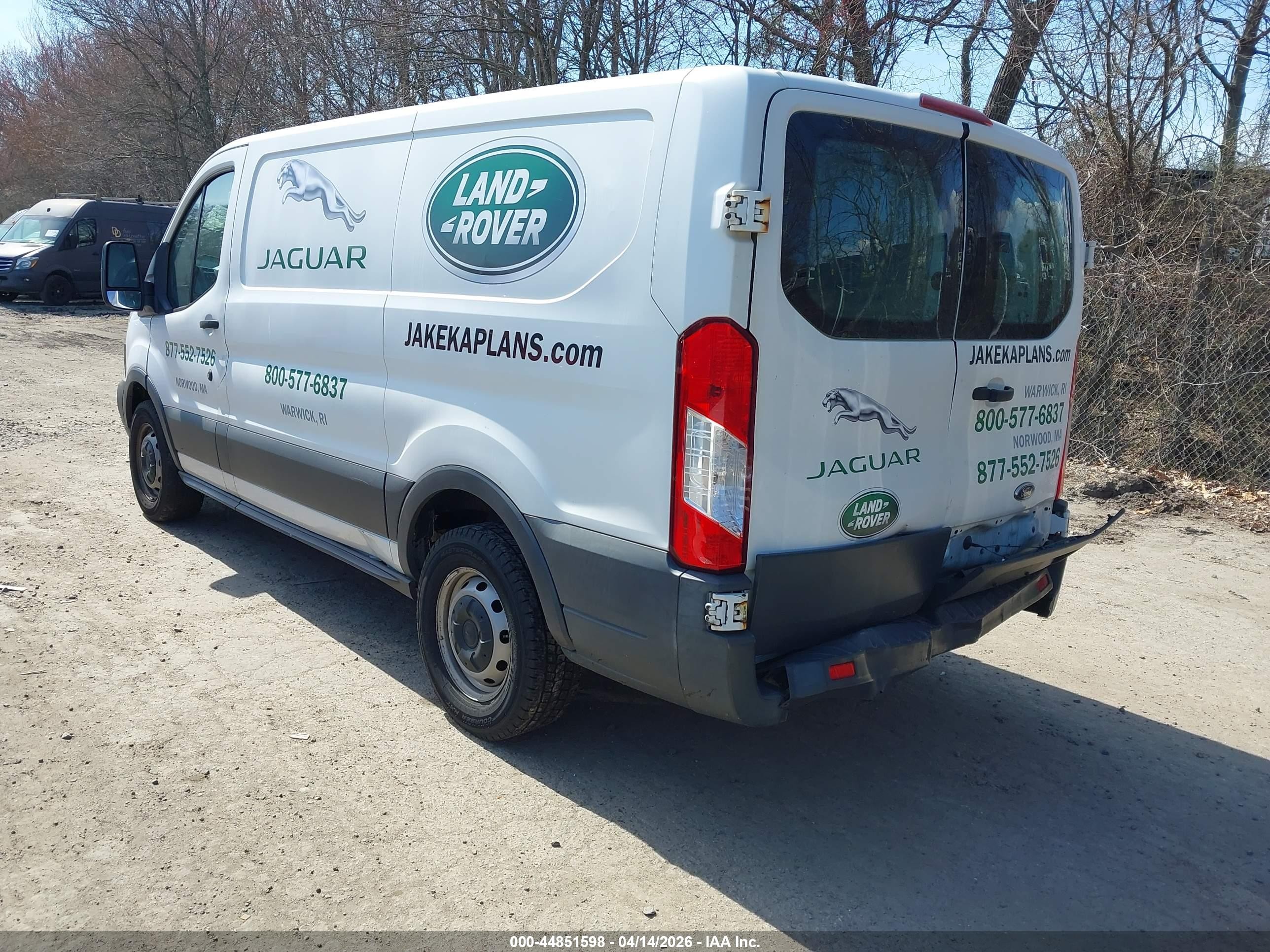 2015 Ford Transit-150   White vin: 1FTNE1ZM7FKA11674