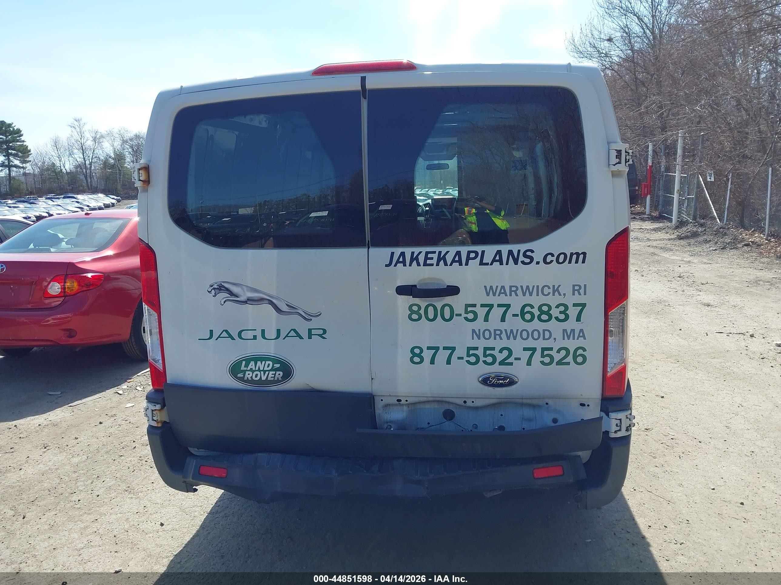 2015 Ford Transit-150   White vin: 1FTNE1ZM7FKA11674