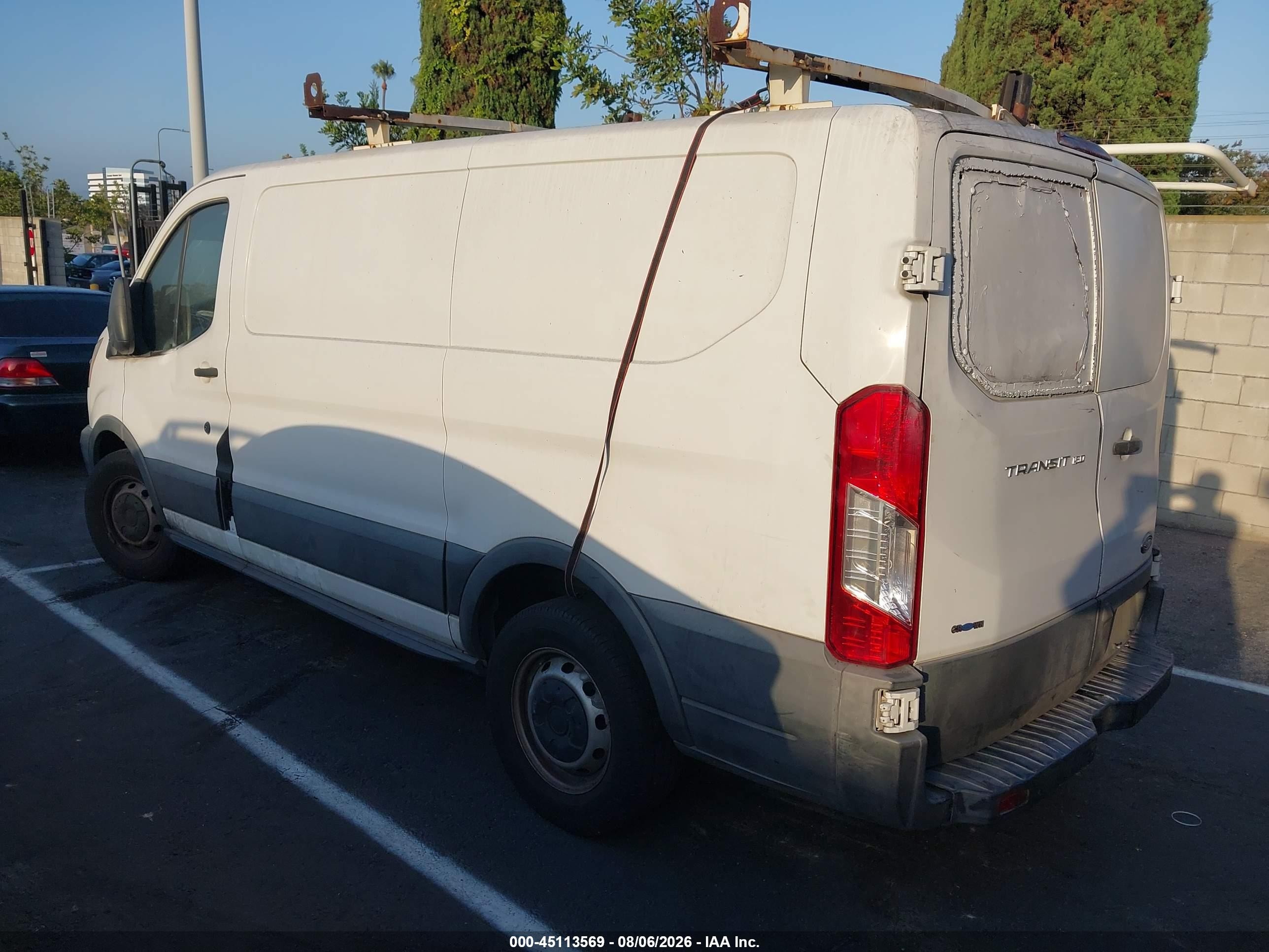 2015 Ford Transit-150   White vin: 1FTNE1ZM9FKA49326