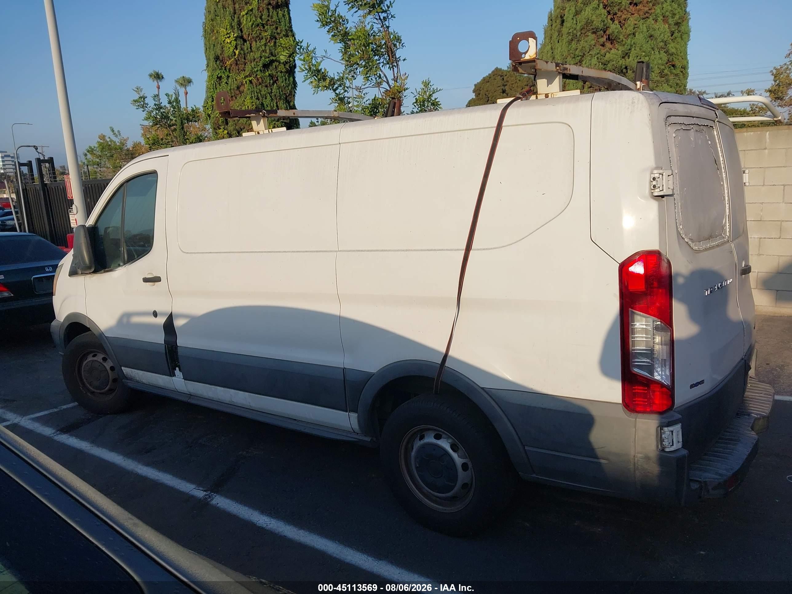 2015 Ford Transit-150   White vin: 1FTNE1ZM9FKA49326
