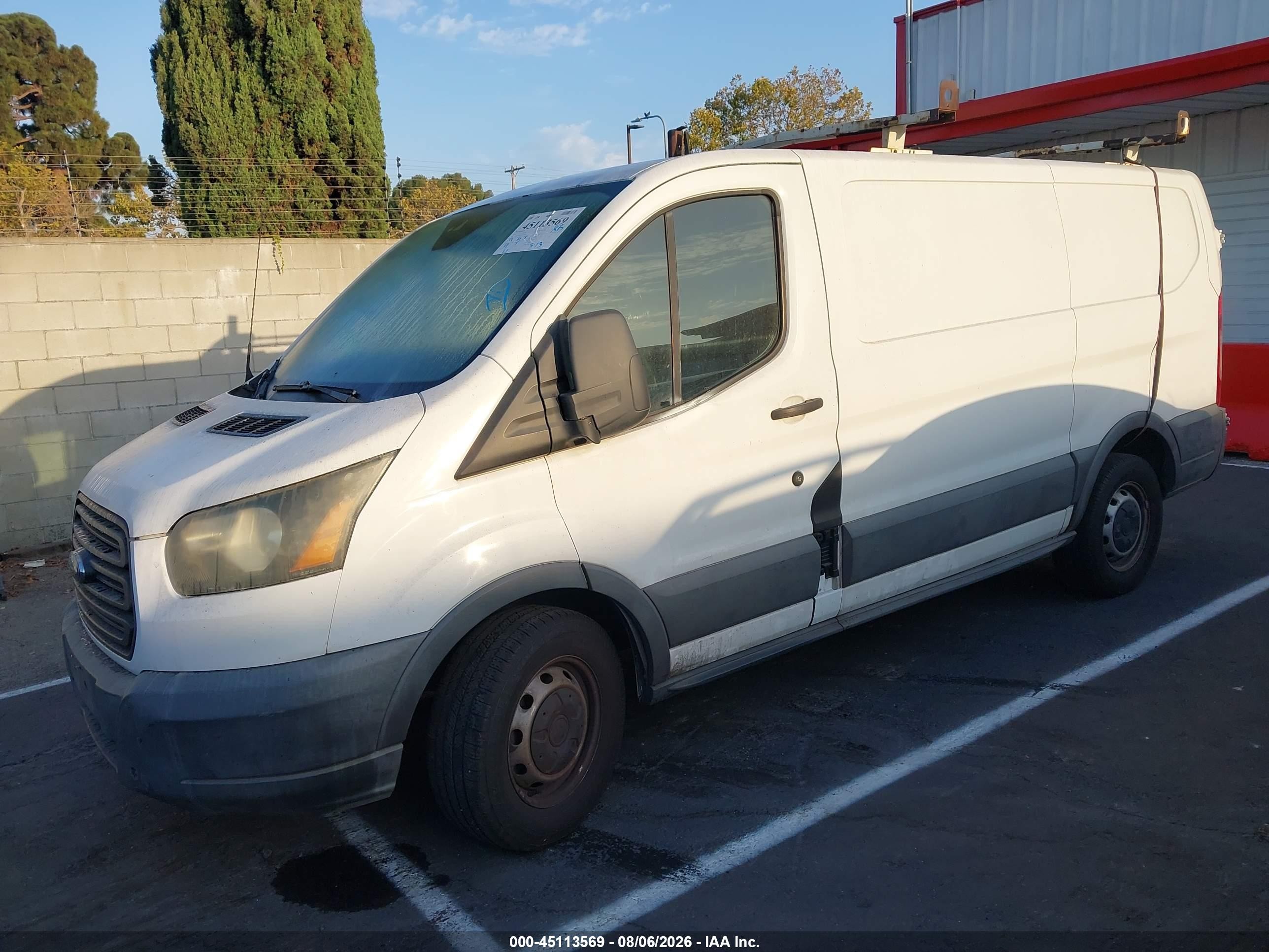 2015 Ford Transit-150   White vin: 1FTNE1ZM9FKA49326