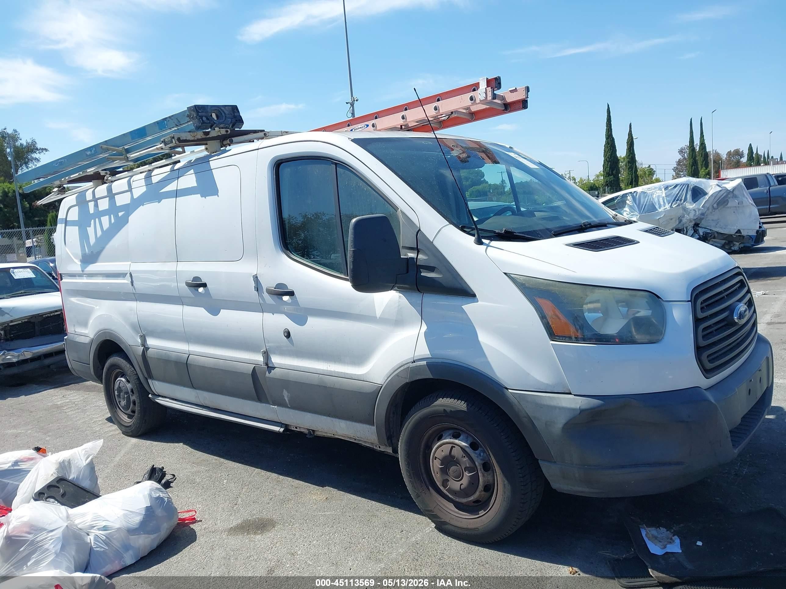 2015 Ford Transit-150   White vin: 1FTNE1ZM9FKA49326