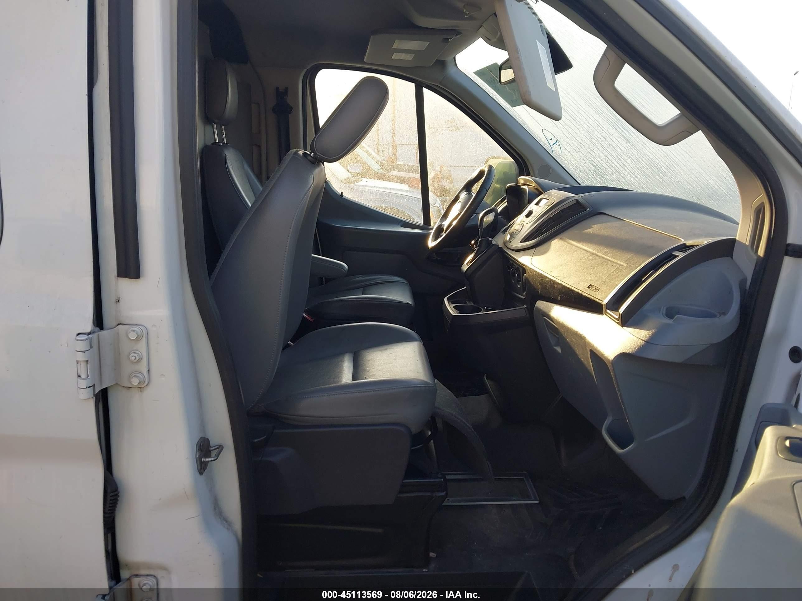 2015 Ford Transit-150   White vin: 1FTNE1ZM9FKA49326
