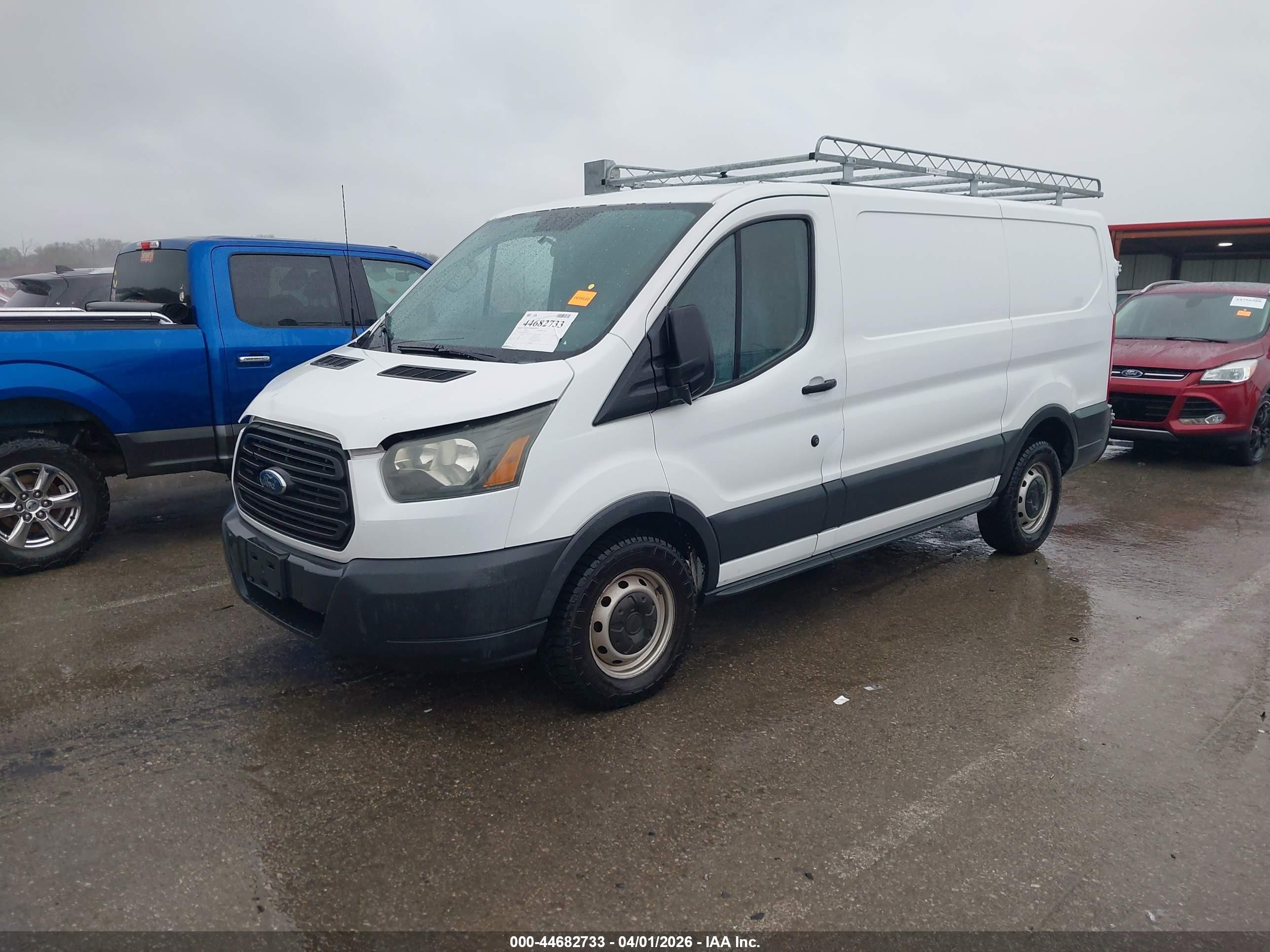 2015 Ford Transit-150   White vin: 1FTNE1ZMXFKB28083