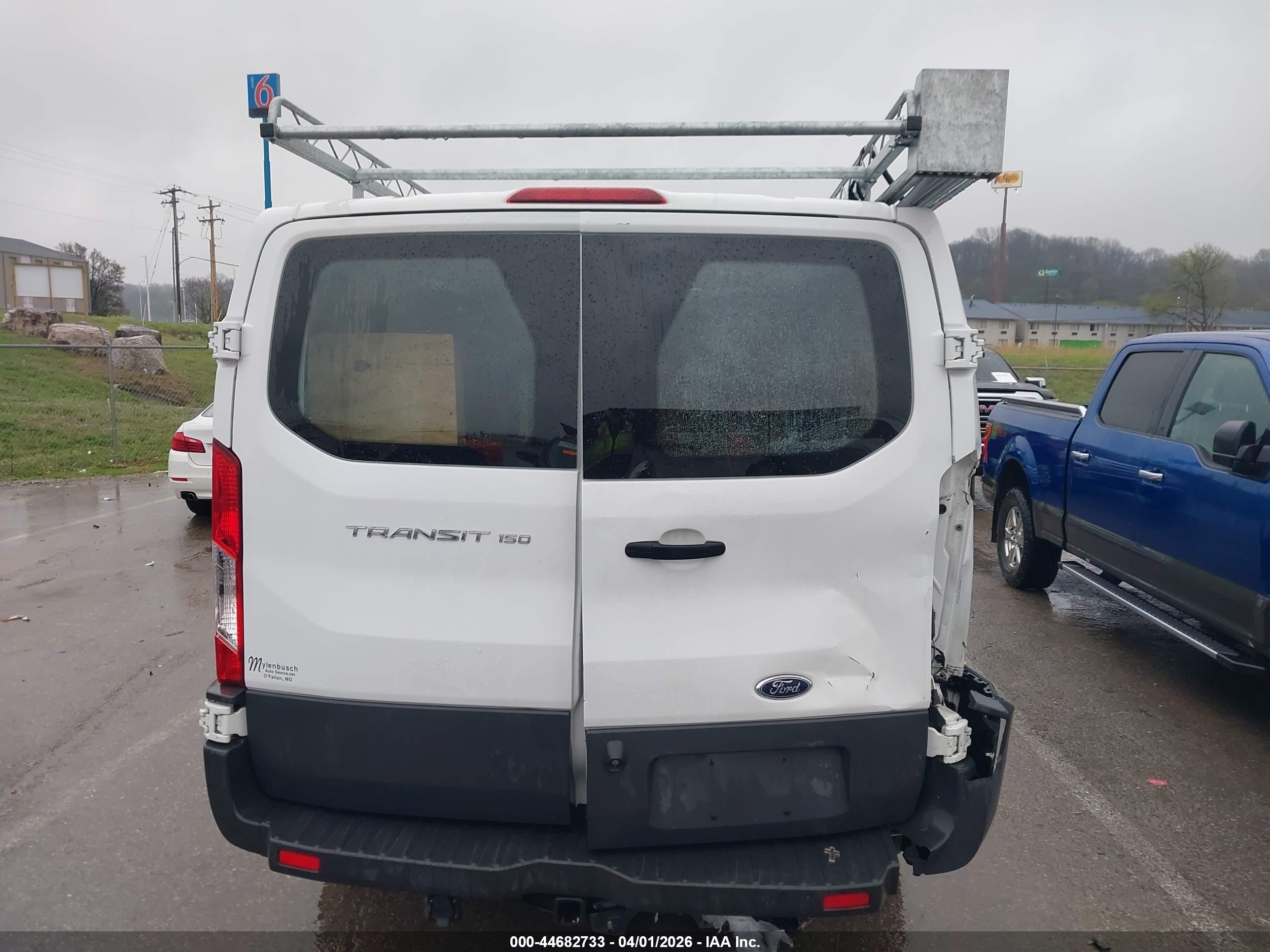 2015 Ford Transit-150   White vin: 1FTNE1ZMXFKB28083
