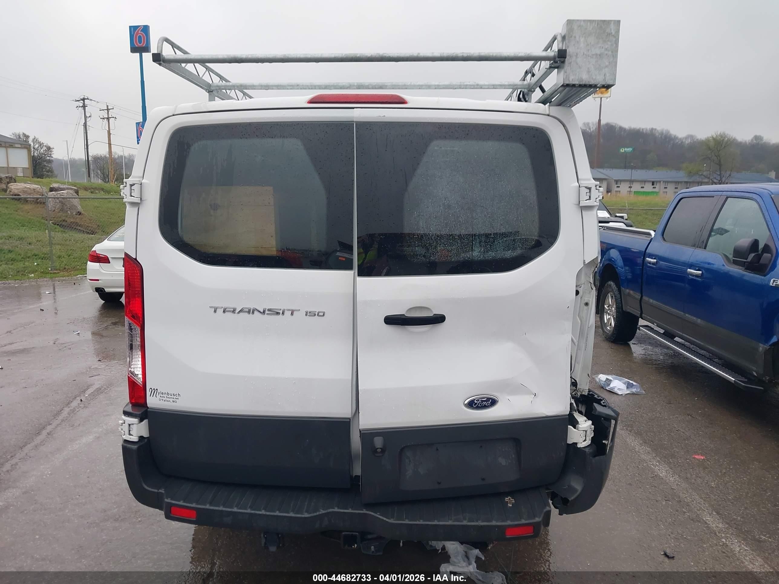 2015 Ford Transit-150   White vin: 1FTNE1ZMXFKB28083
