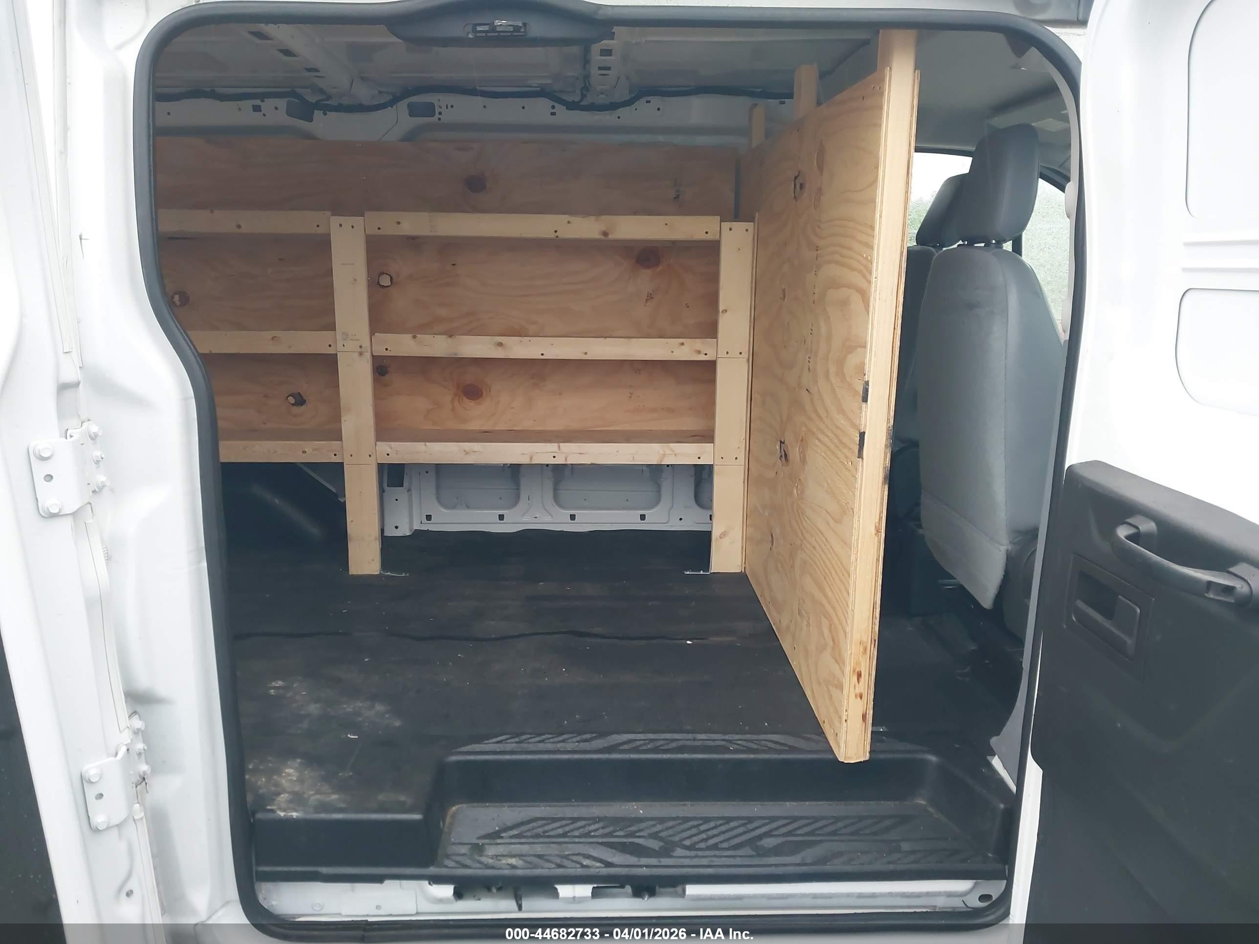 2015 Ford Transit-150   White vin: 1FTNE1ZMXFKB28083