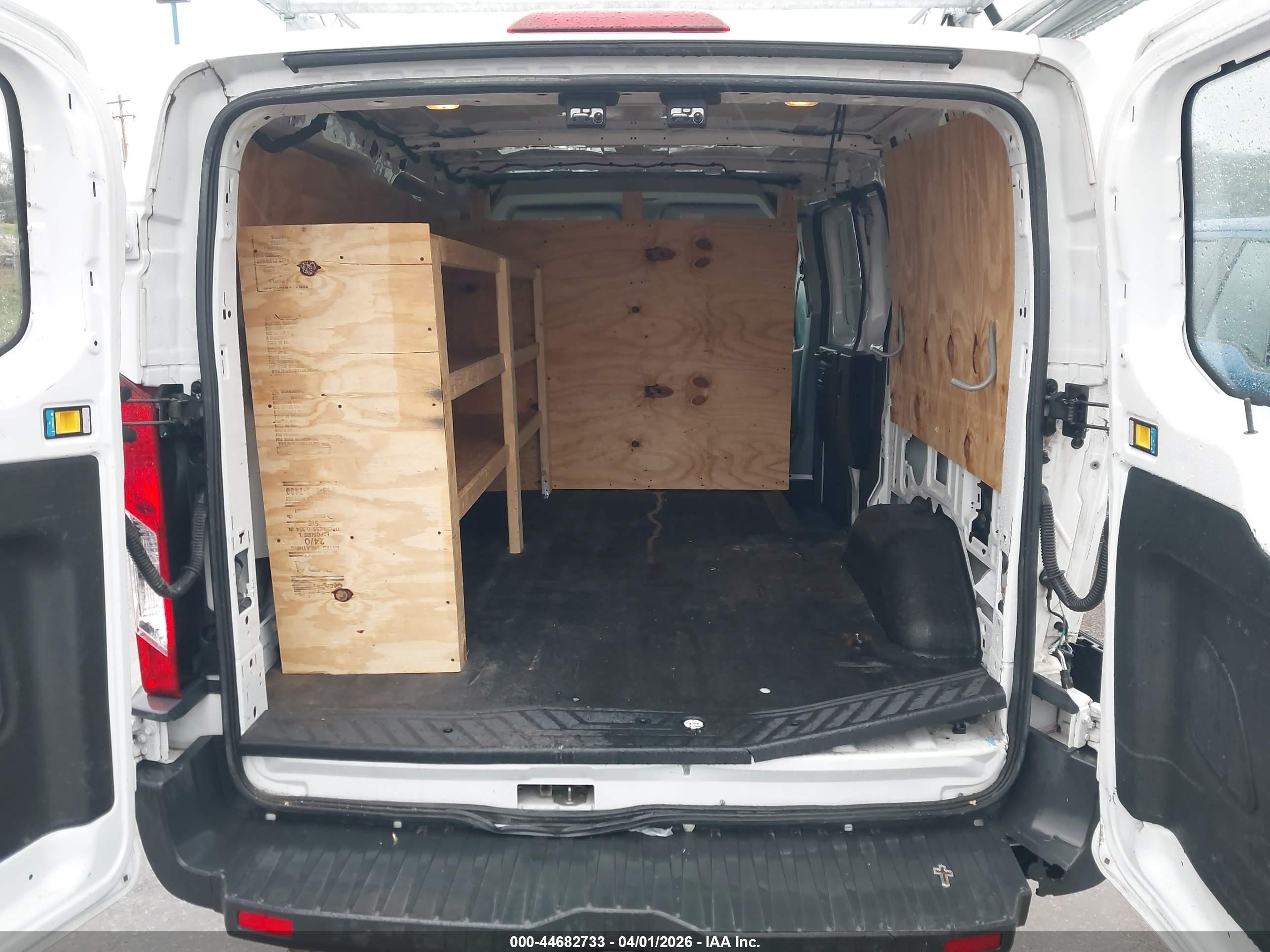2015 Ford Transit-150   White vin: 1FTNE1ZMXFKB28083