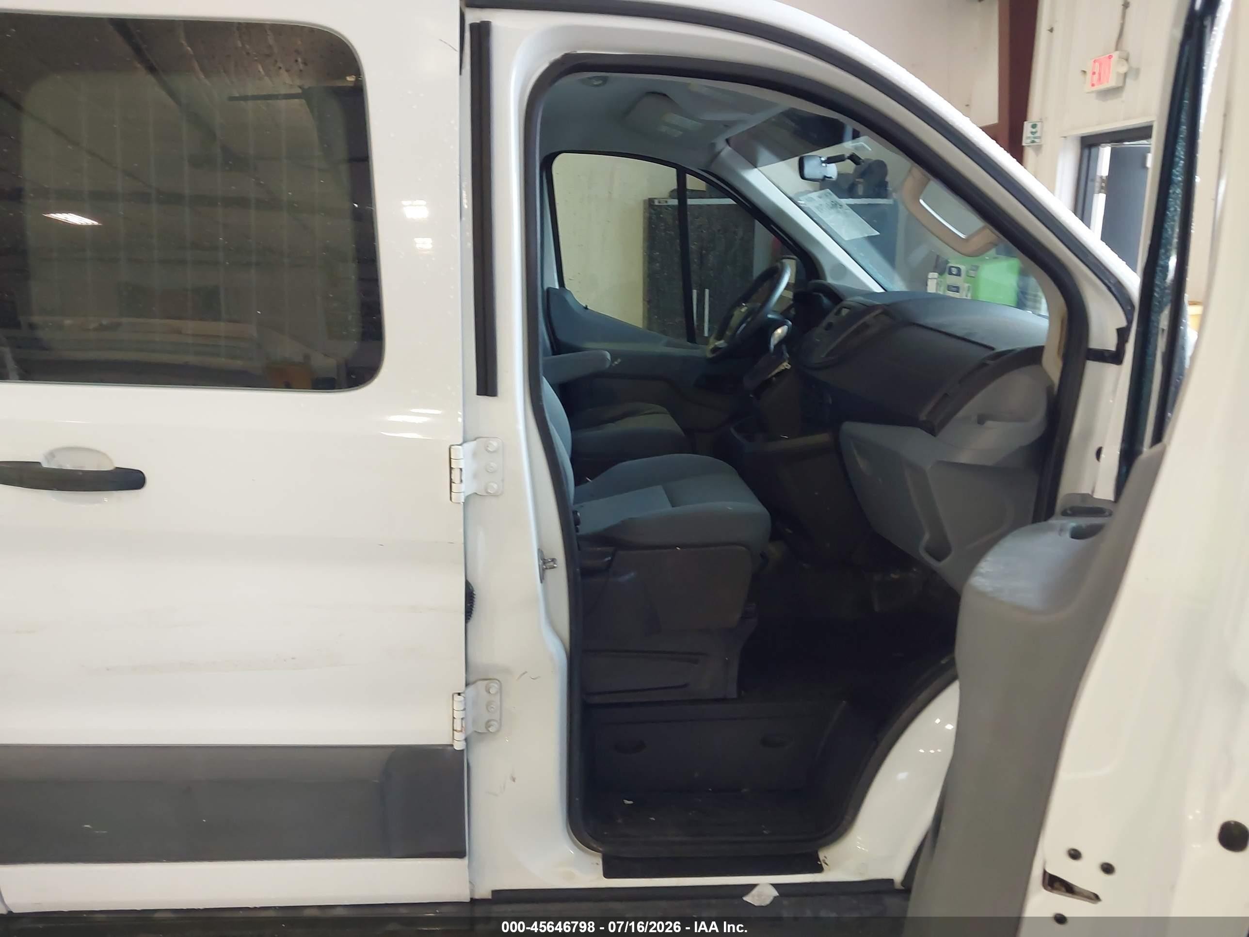 2015 Ford Transit-150   White vin: 1FTNE1ZV1FKA53010