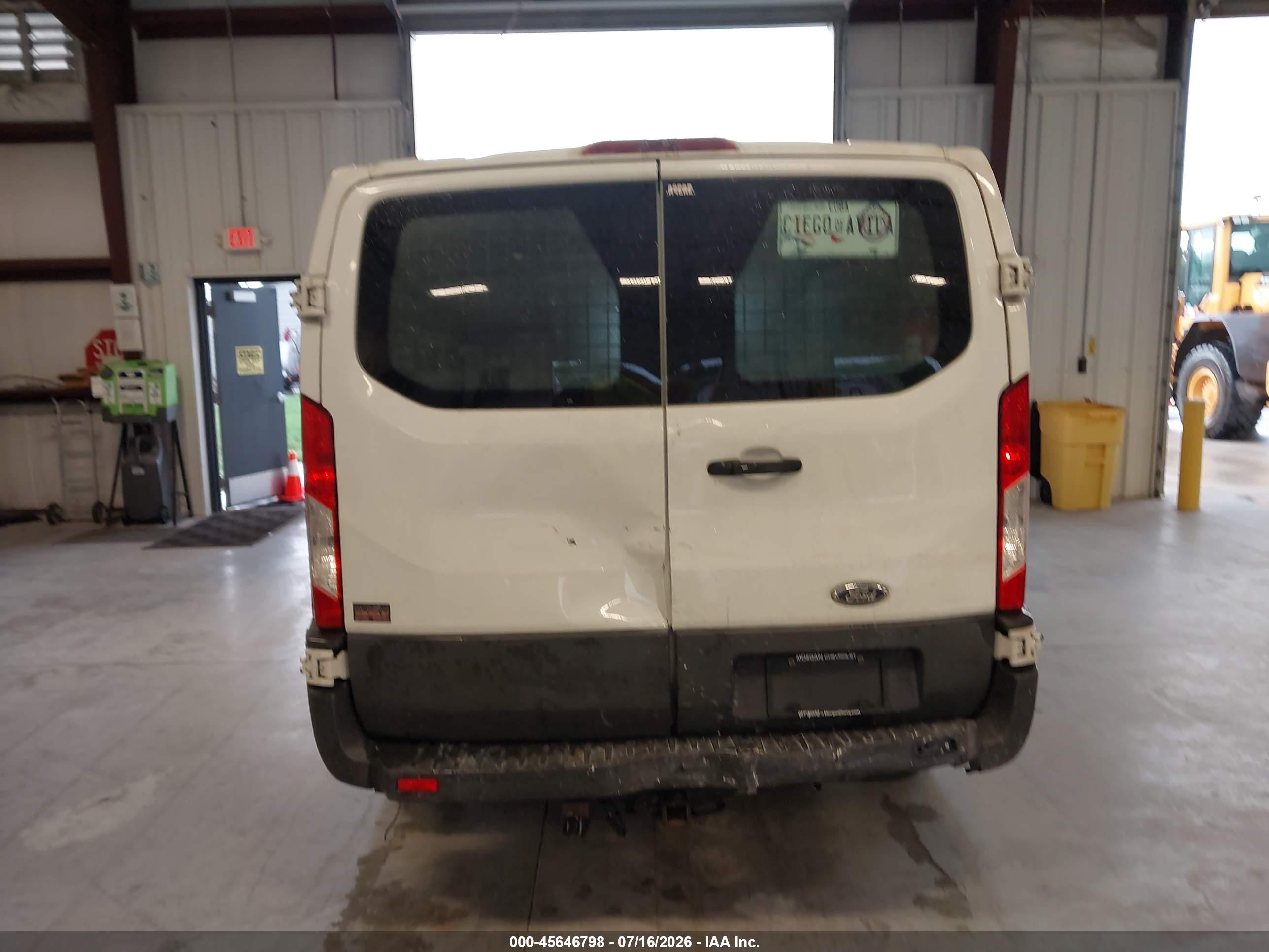 2015 Ford Transit-150   White vin: 1FTNE1ZV1FKA53010
