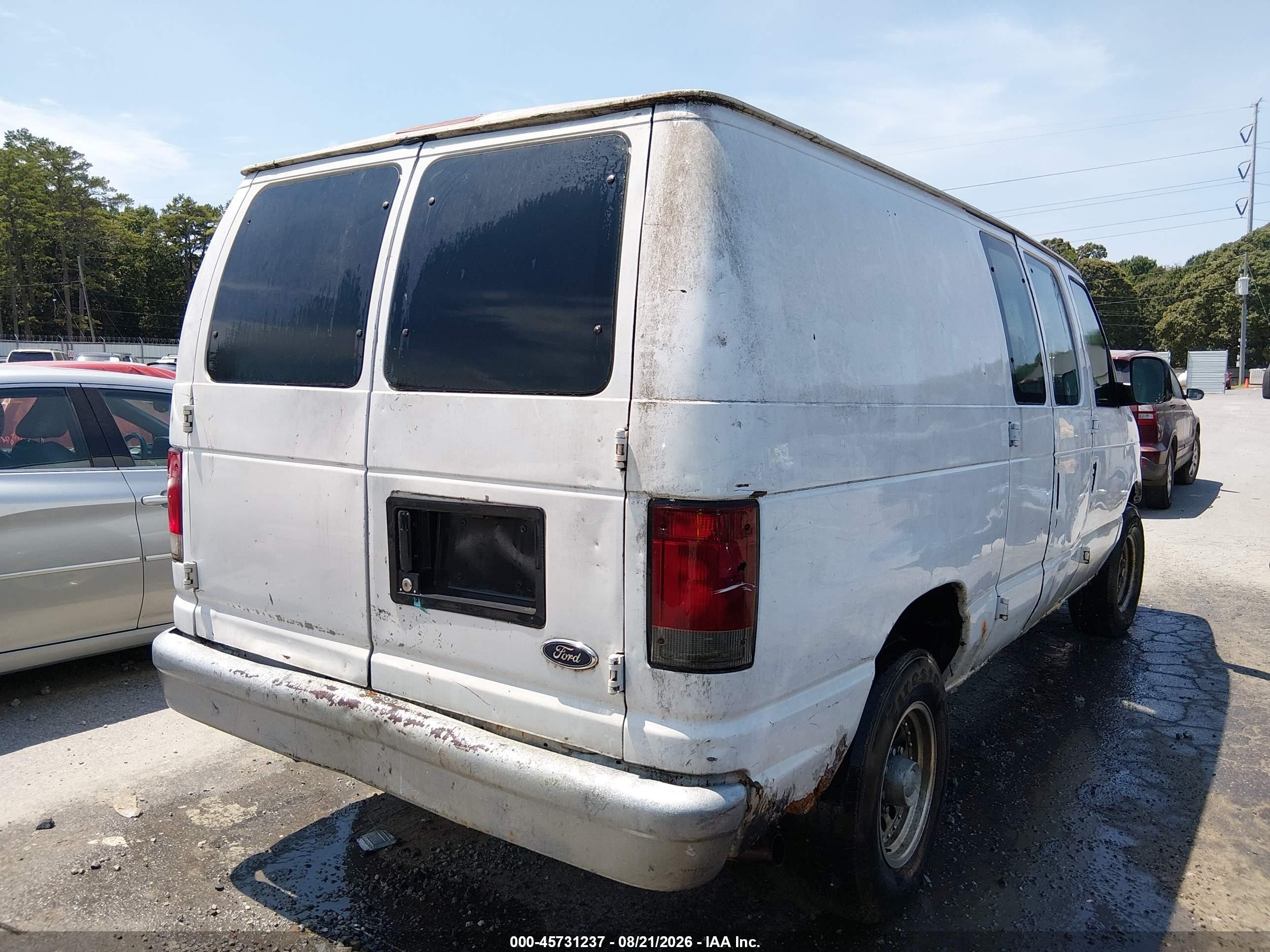 2003 Ford E-250 Commercial White vin: 1FTNE24233HB04826
