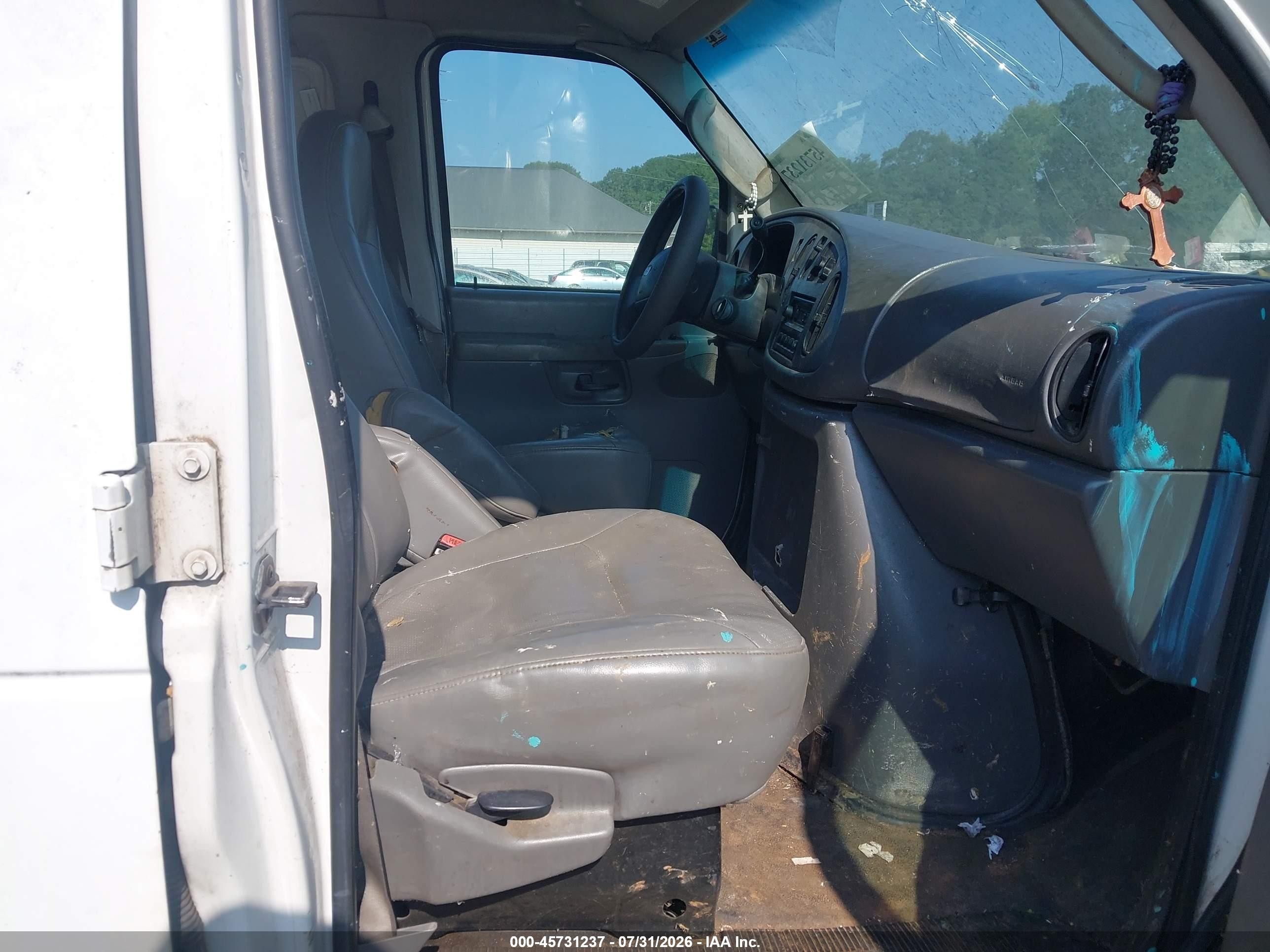 2003 Ford E-250 Commercial White vin: 1FTNE24233HB04826